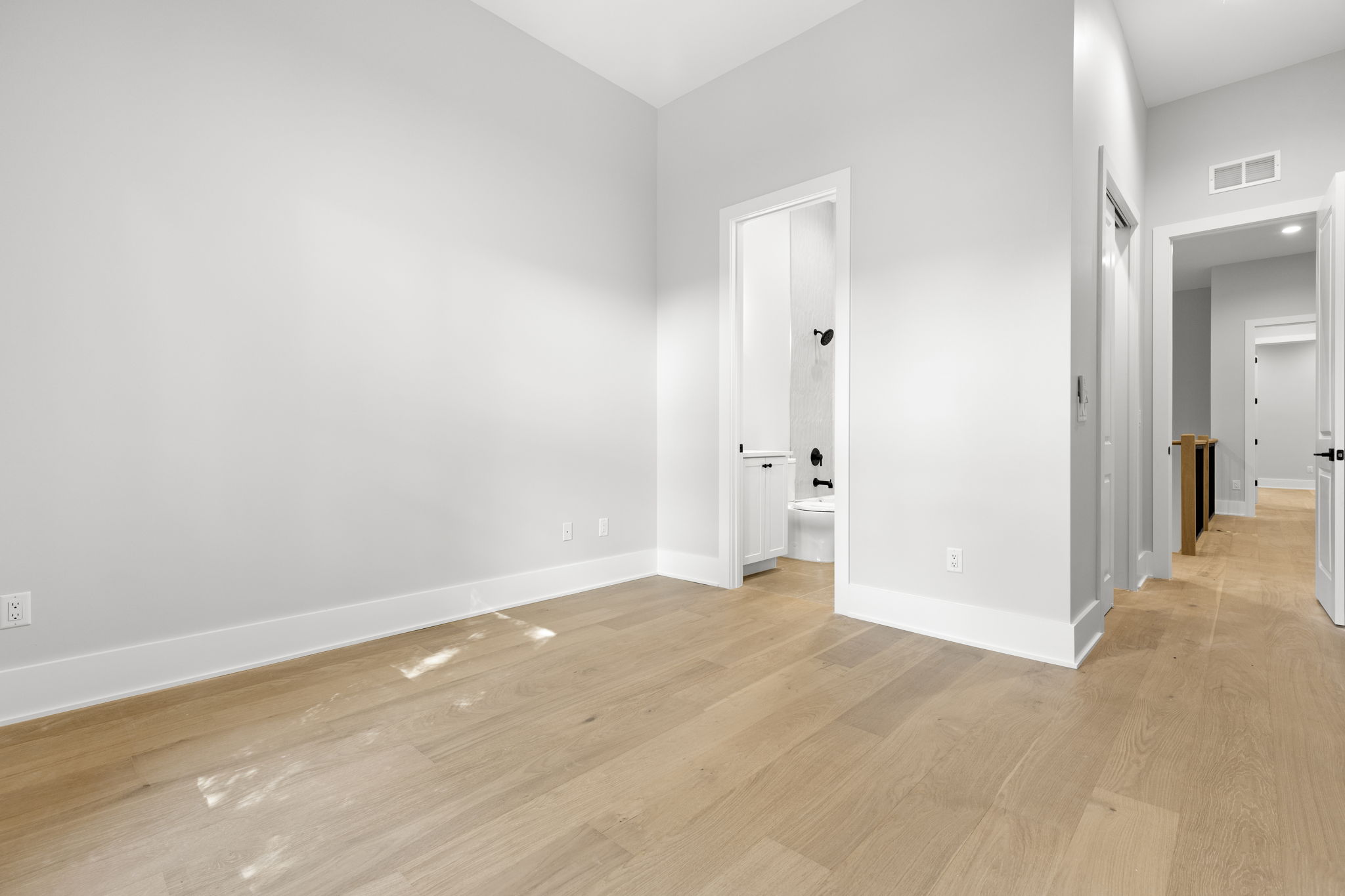 Tampa, Florida, 33609, United States, 3 Bedrooms Bedrooms, ,4 BathroomsBathrooms,Residential,For Sale,1900707