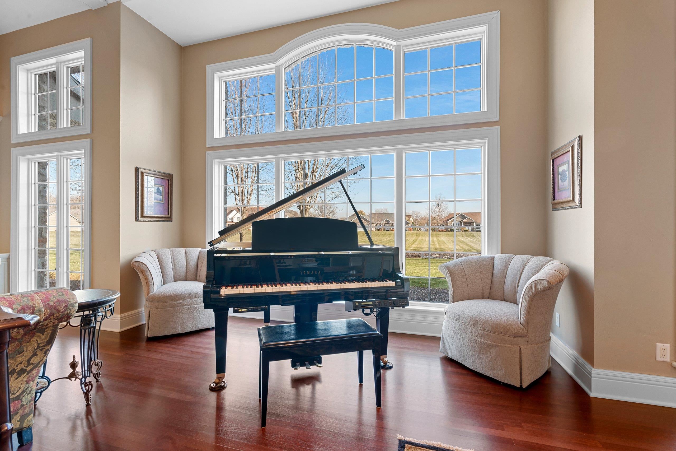 MENASHA, Wisconsin, 54952, United States, 6 Bedrooms Bedrooms, ,5 BathroomsBathrooms,Residential,For Sale,1994548