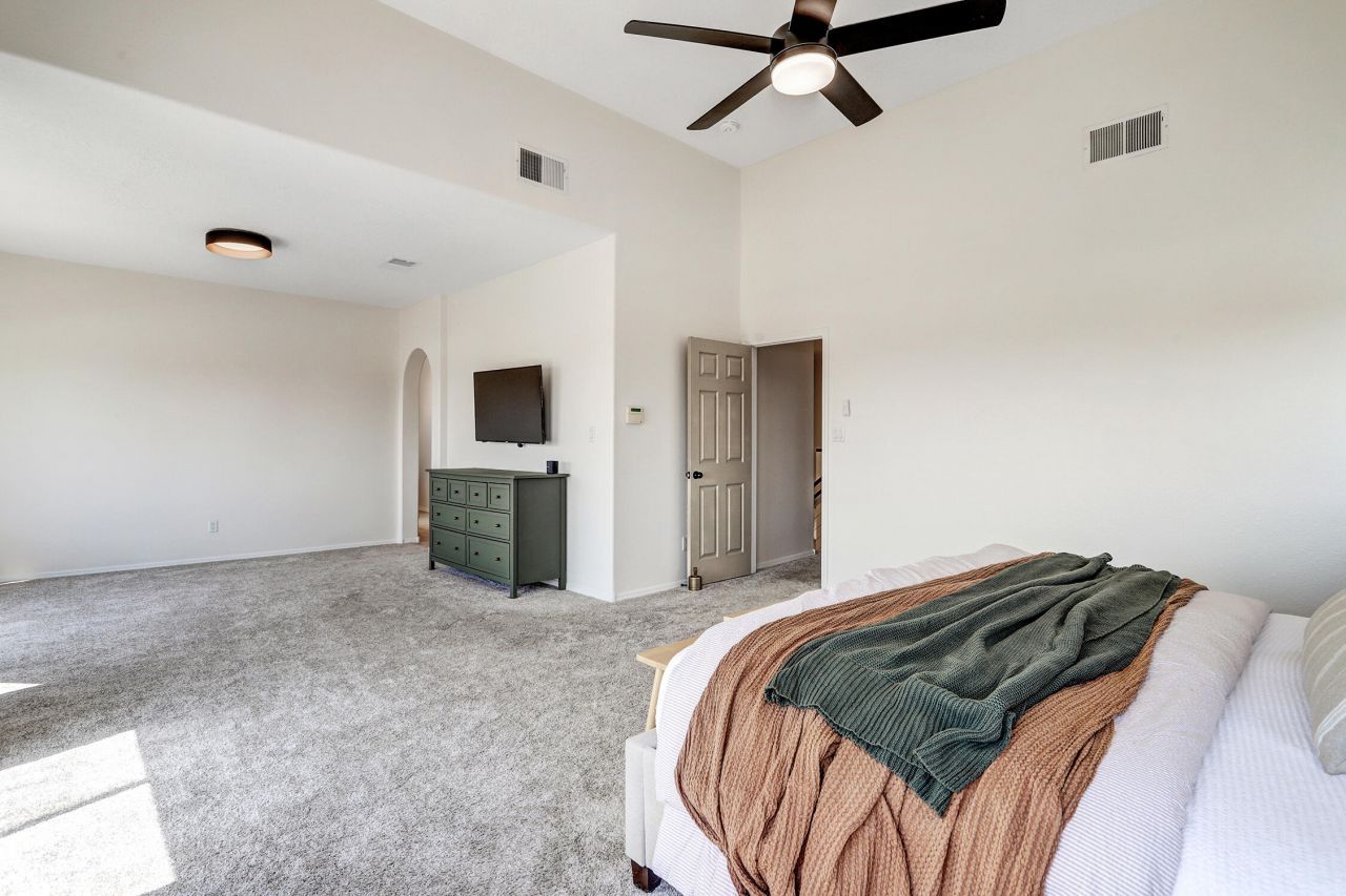 Albuquerque, New Mexico, 87114, United States, 4 Bedrooms Bedrooms, ,3 BathroomsBathrooms,Residential,For Sale,1917819