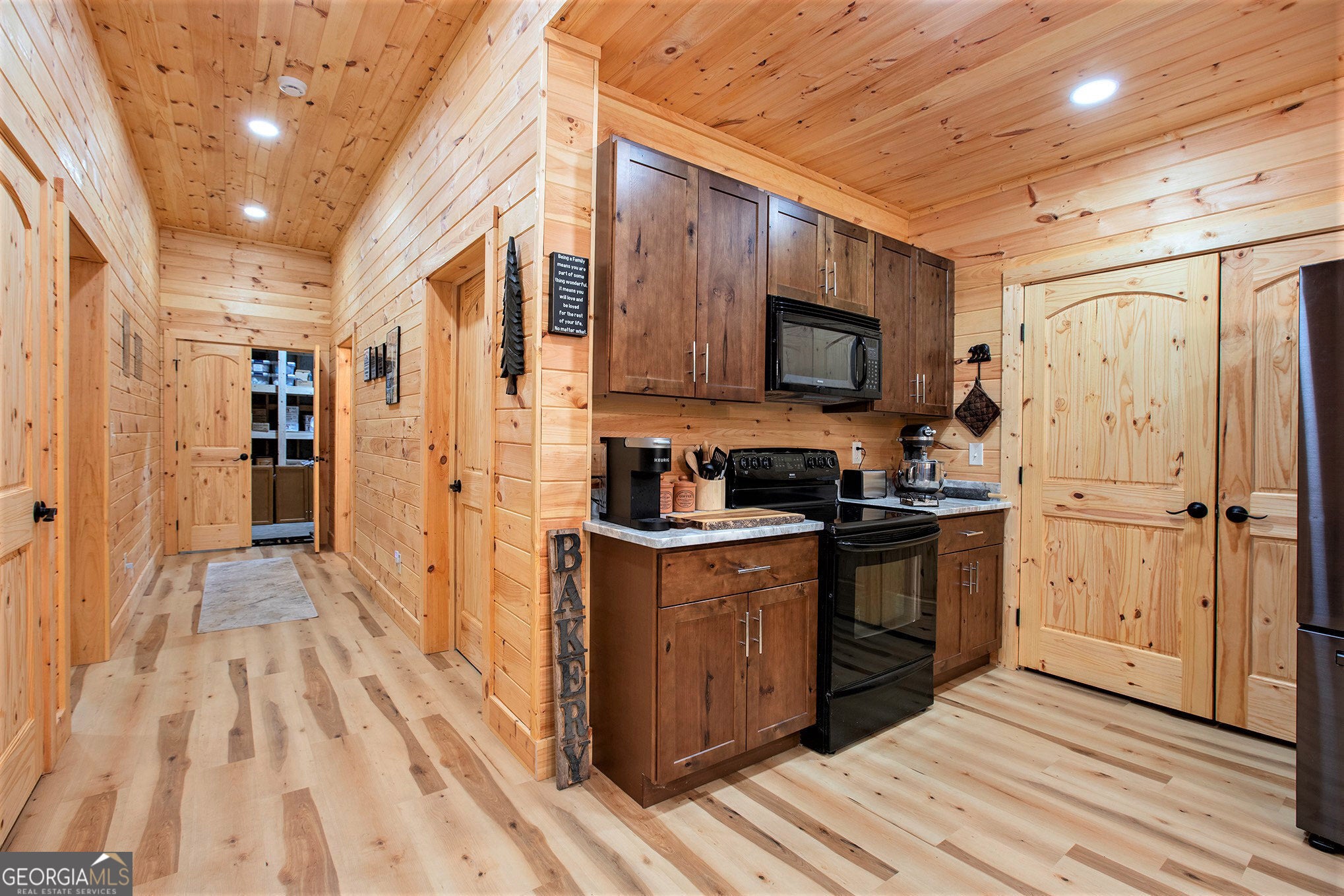 Blue Ridge, Georgia, 30513, United States, 4 Bedrooms Bedrooms, ,4 BathroomsBathrooms,Residential,For Sale,1876703