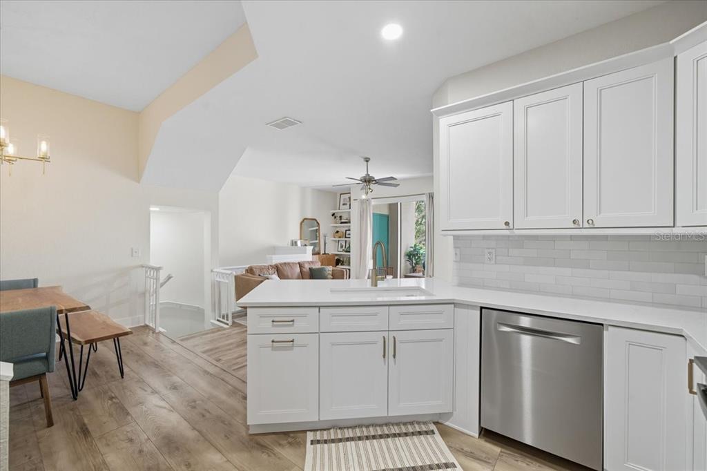 Tampa, Florida, 33602, United States, 3 Bedrooms Bedrooms, ,2 BathroomsBathrooms,Residential,For Sale,1970738