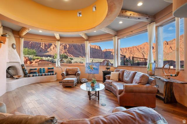 Ivins, Utah, 84738, United States, 3 Bedrooms Bedrooms, ,3 BathroomsBathrooms,Residential,For Sale,2048835