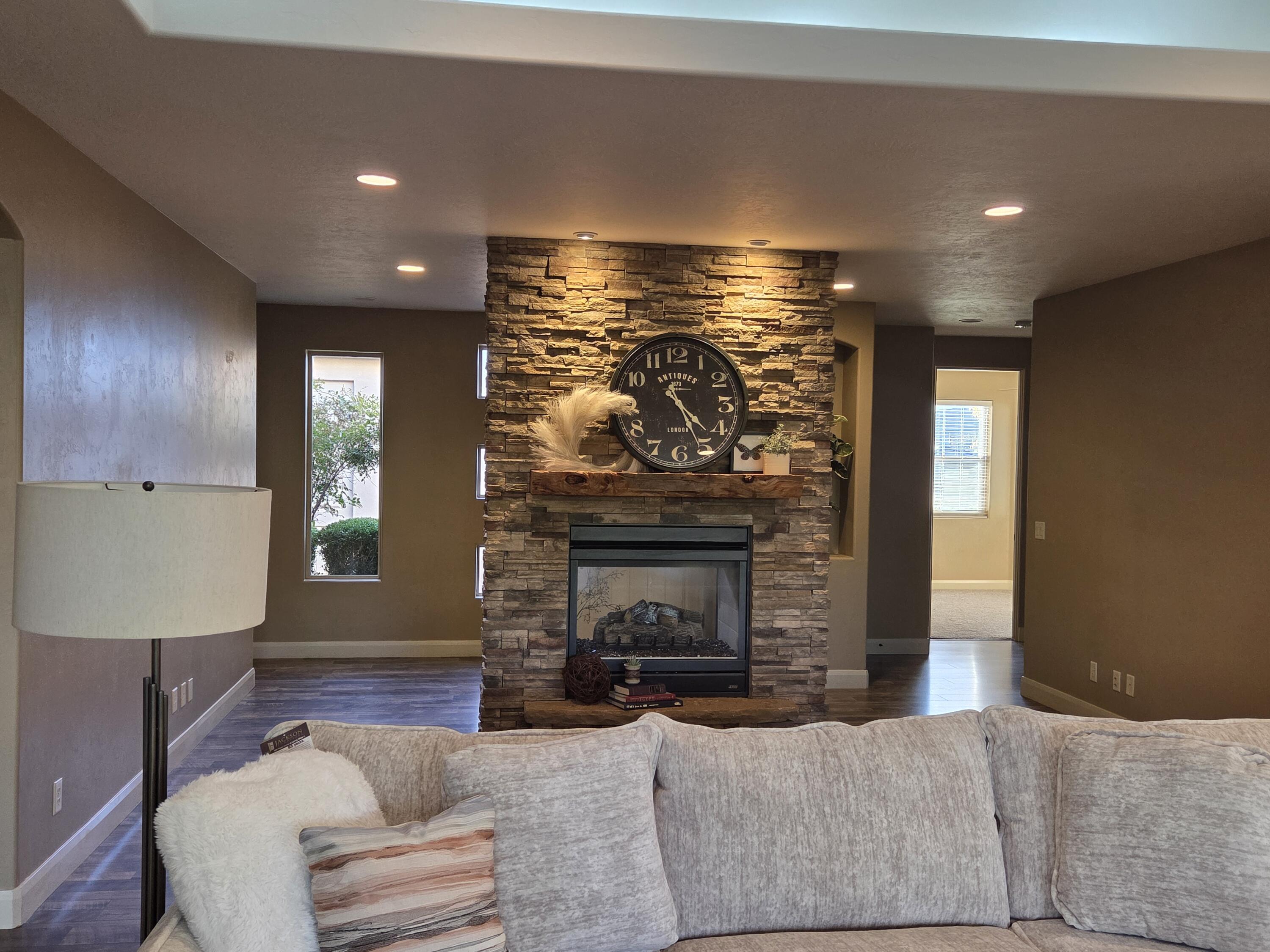 Hurricane, Utah, 84737, United States, 4 Bedrooms Bedrooms, ,Residential,For Sale,1986322