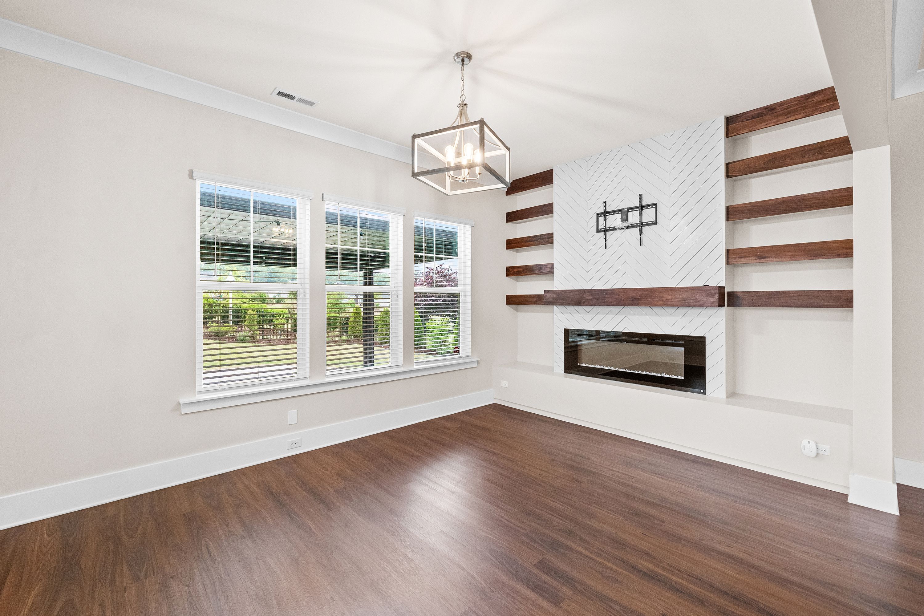  313 Warm Wind Drive, Clayton, NC 27527 - 物件實景