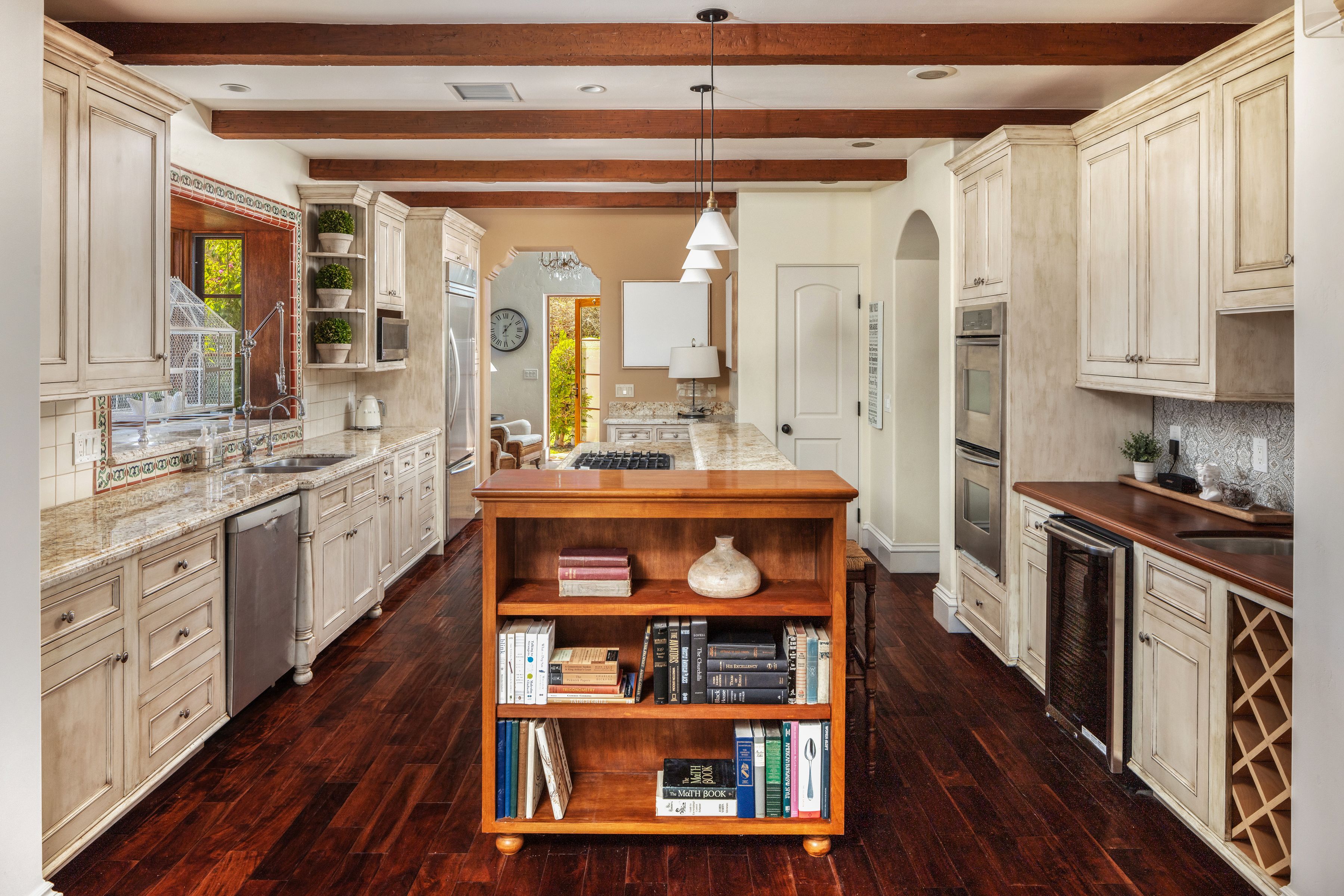  Classic Santa Barbara Home - 物件實景