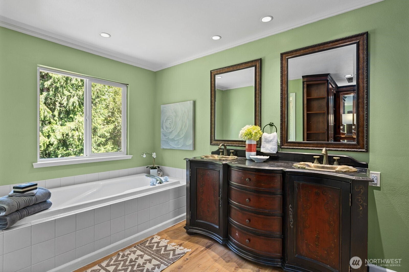 Woodinville, Washington, 98072, United States, 4 Bedrooms Bedrooms, ,2 BathroomsBathrooms,Residential,For Sale,1979397