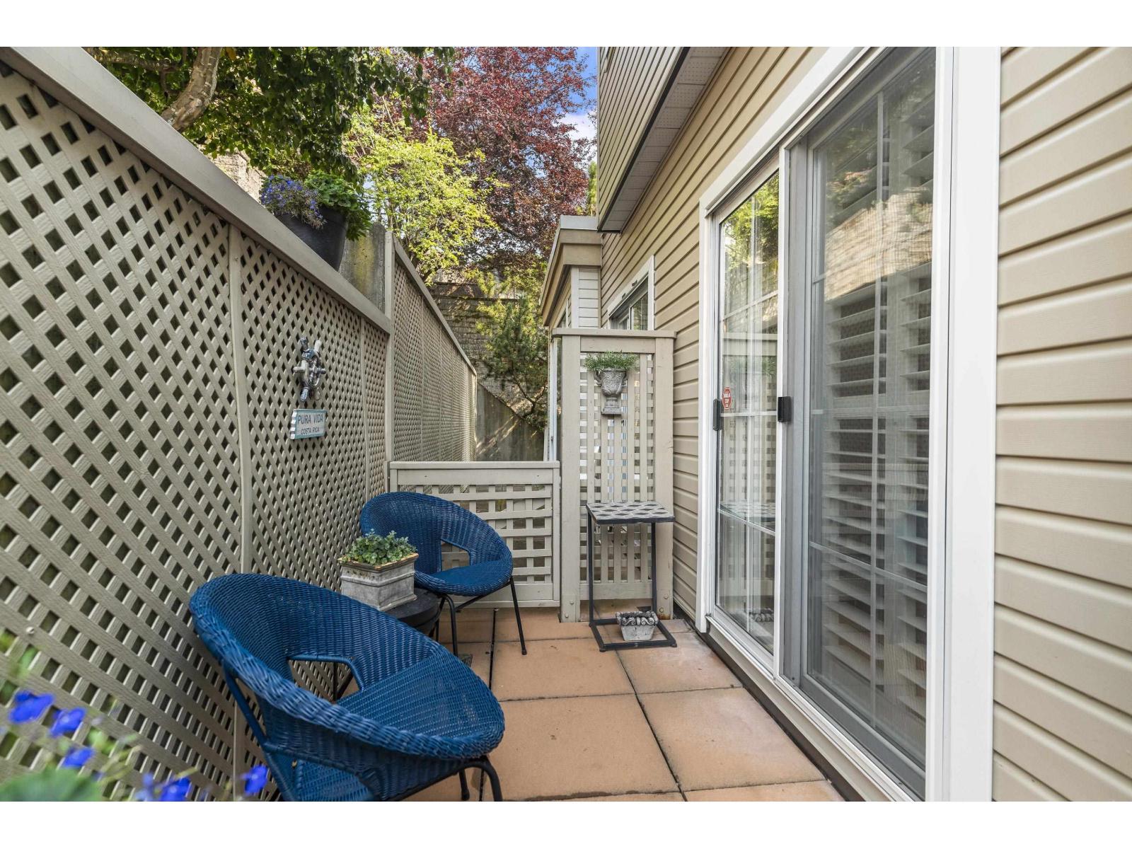 WHITE ROCK, British Columbia, V4B 3T4, CA, 3 Bedrooms Bedrooms, ,4 BathroomsBathrooms,Residential,For Sale,1949298