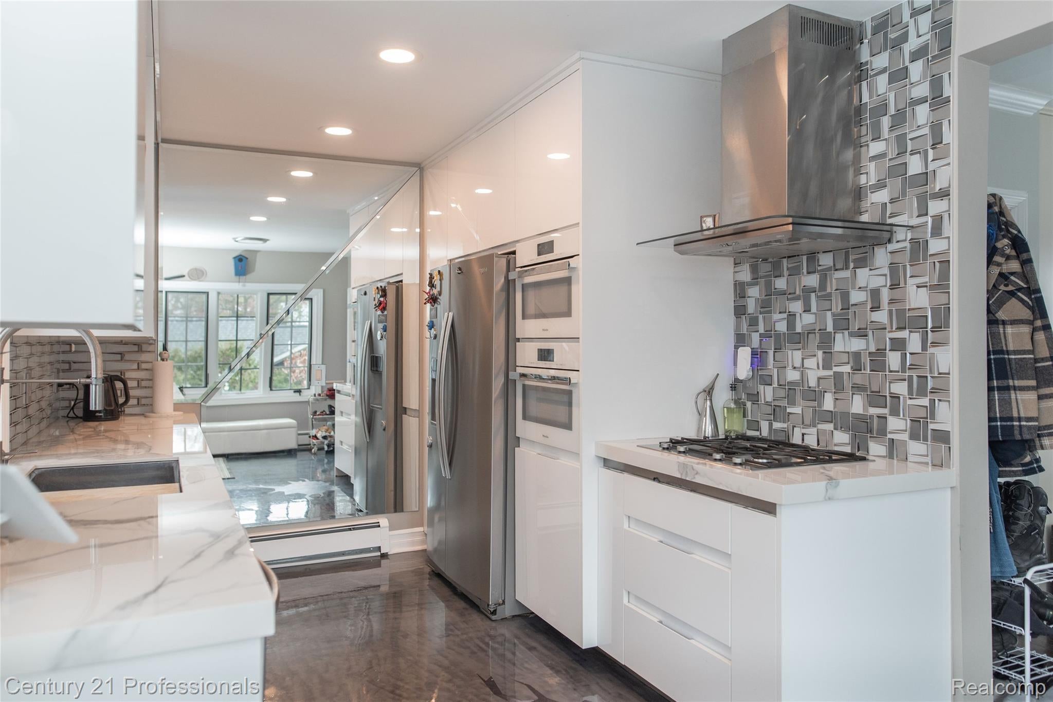 LakeOrion, Michigan, 48362, United States, 2 Bedrooms Bedrooms, ,2 BathroomsBathrooms,Residential,For Sale,2005398