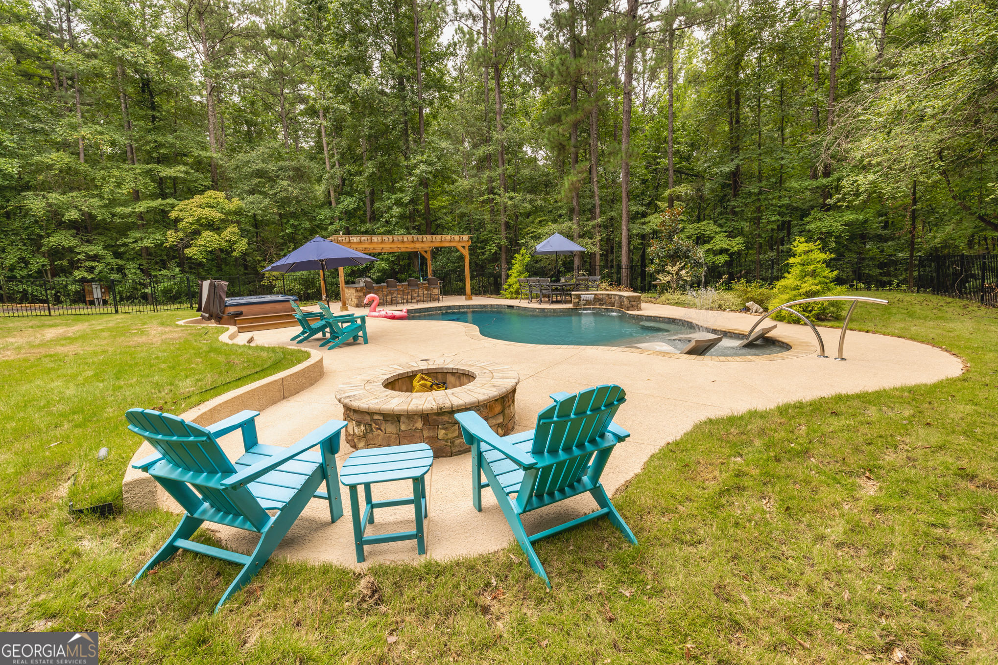 Newnan, Georgia, 30263, United States, 4 Bedrooms Bedrooms, ,5 BathroomsBathrooms,Residential,For Sale,1932602
