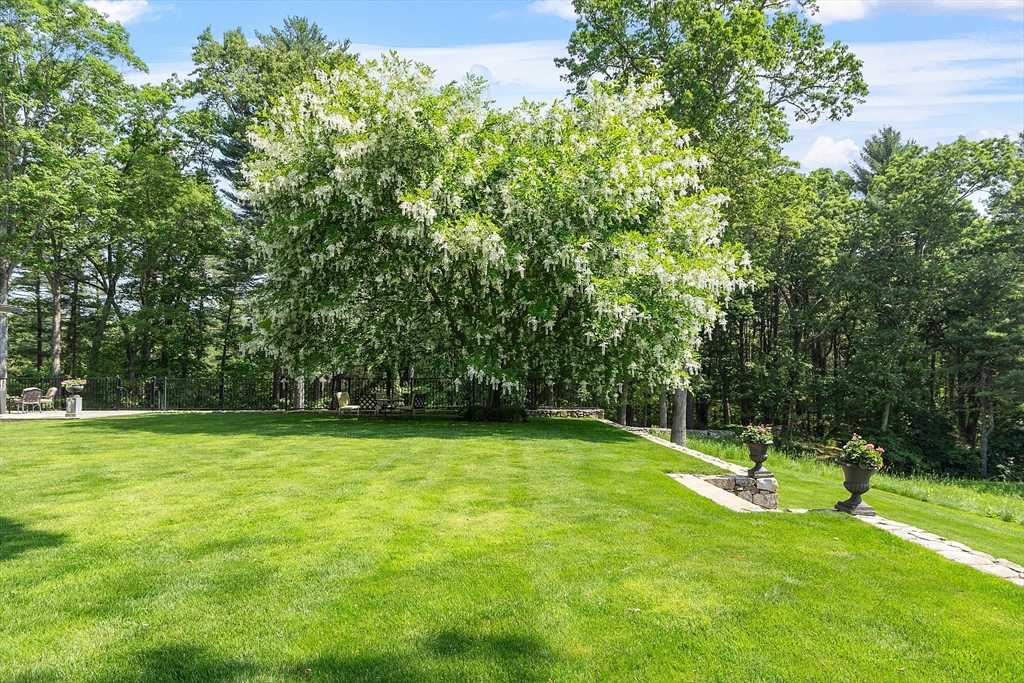 Concord, Massachusetts, 01742, United States, 6 Bedrooms Bedrooms, ,7 BathroomsBathrooms,Residential,For Sale,1938993