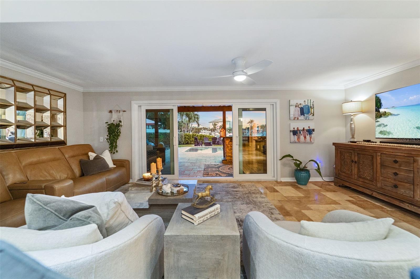 St. Petersburg, Florida, 33707, United States, 3 Bedrooms Bedrooms, ,2 BathroomsBathrooms,Residential,For Sale,1978831