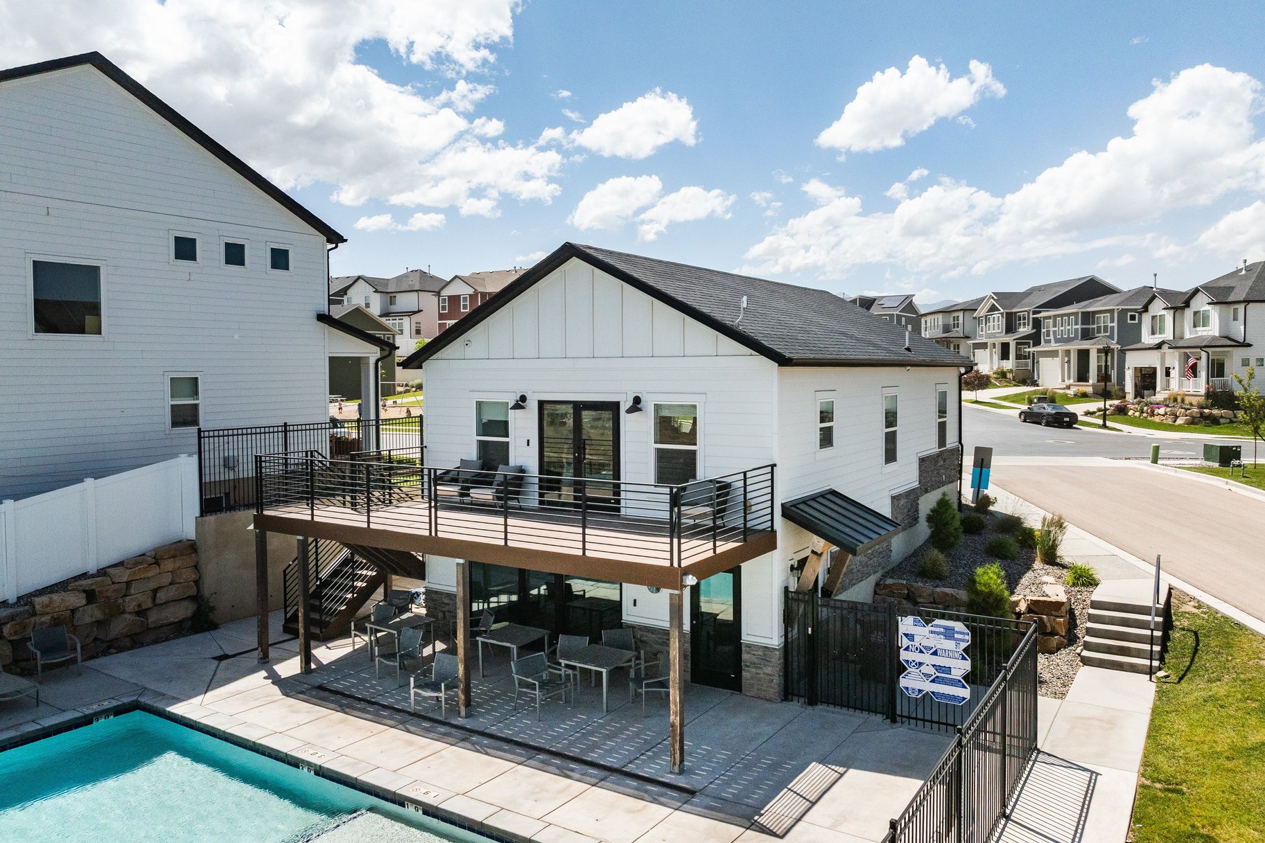  Bright & Quiet Townhome Ready to Be Your Next Home - 物件實景