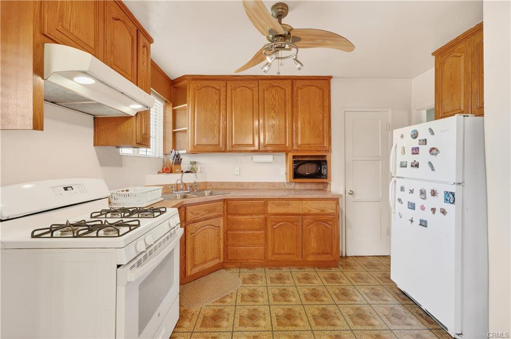 Los Angeles, California, 90061, United States, 3 Bedrooms Bedrooms, ,1 BathroomBathrooms,Residential,For Sale,2012539