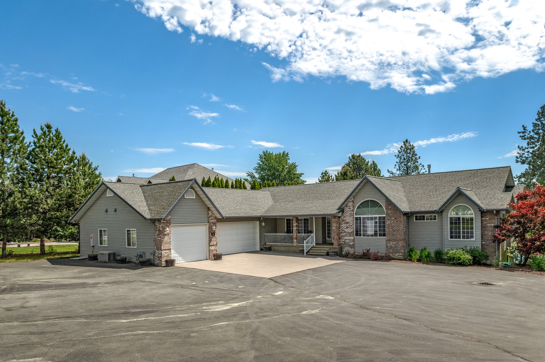 Sandpoint, Idaho, 83864, United States, 4 Bedrooms Bedrooms, ,4 BathroomsBathrooms,Residential,For Sale,1834691