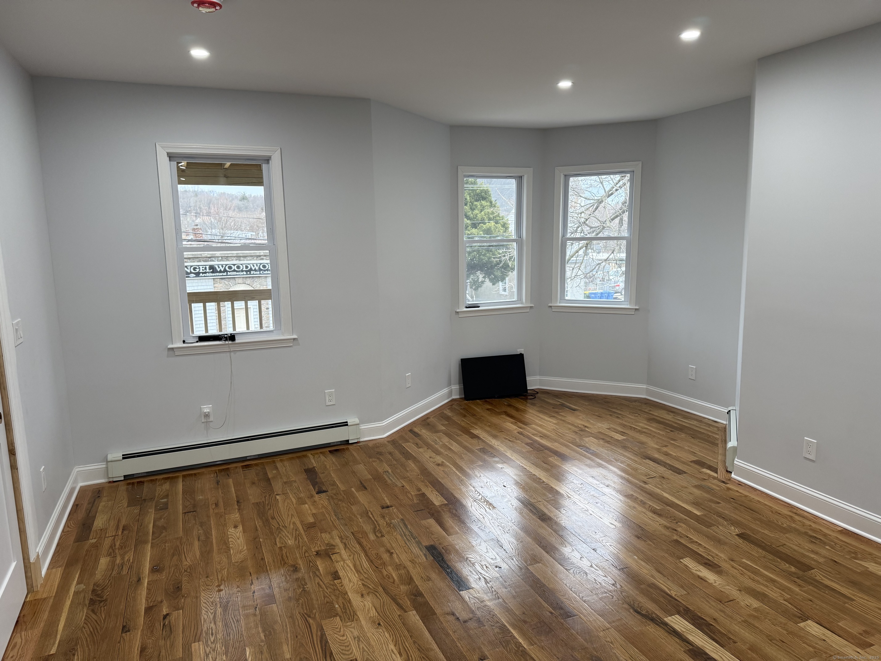 Waterbury, Connecticut, 06704, United States, 12 Bedrooms Bedrooms, ,3 BathroomsBathrooms,Residential,For Sale,1920350