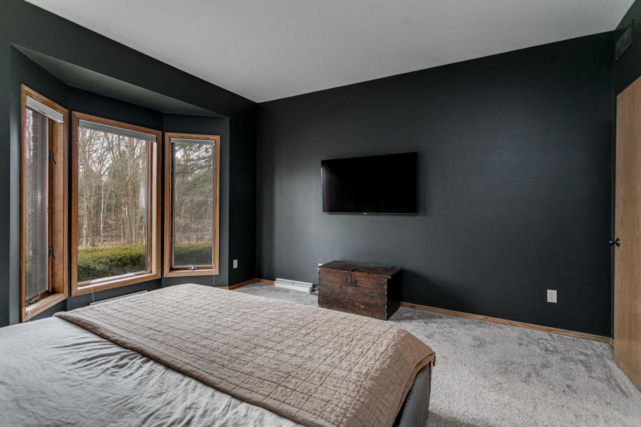 GREEN BAY, Wisconsin, 54313, United States, 5 Bedrooms Bedrooms, ,4 BathroomsBathrooms,Residential,For Sale,1768354