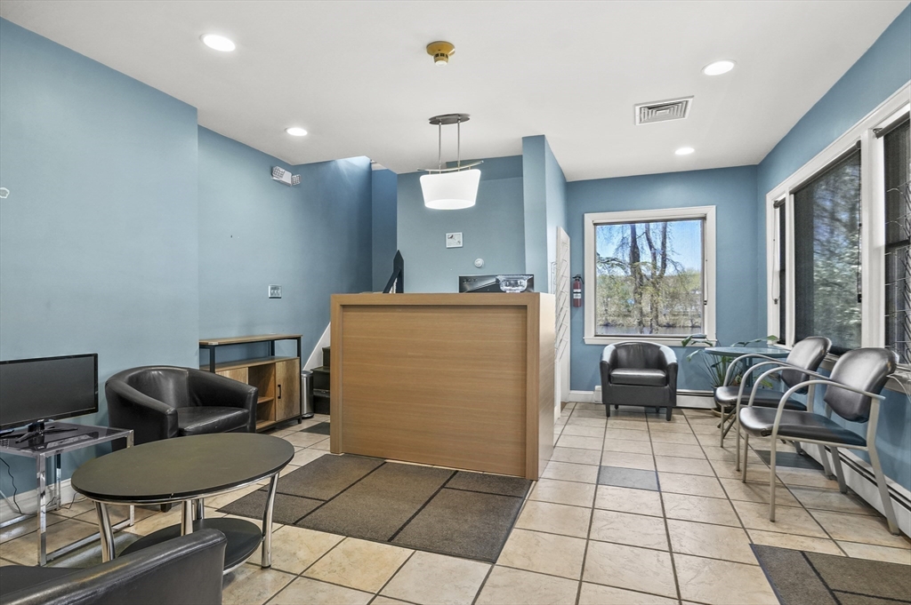 Waltham, Massachusetts, 02453, United States, 10 Bedrooms Bedrooms, ,5 BathroomsBathrooms,Residential,For Sale,1986333