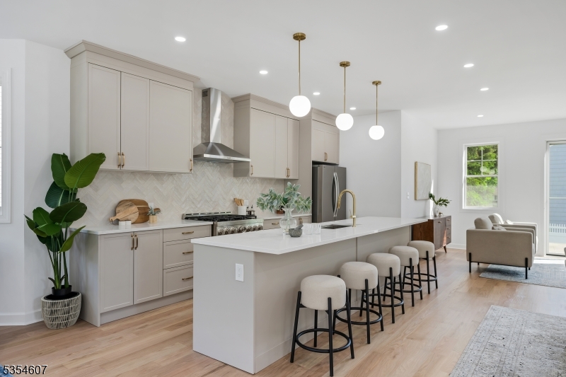 Chatham Boro, New Jersey, 07928, United States, 5 Bedrooms Bedrooms, ,5 BathroomsBathrooms,Residential,For Sale,1805398