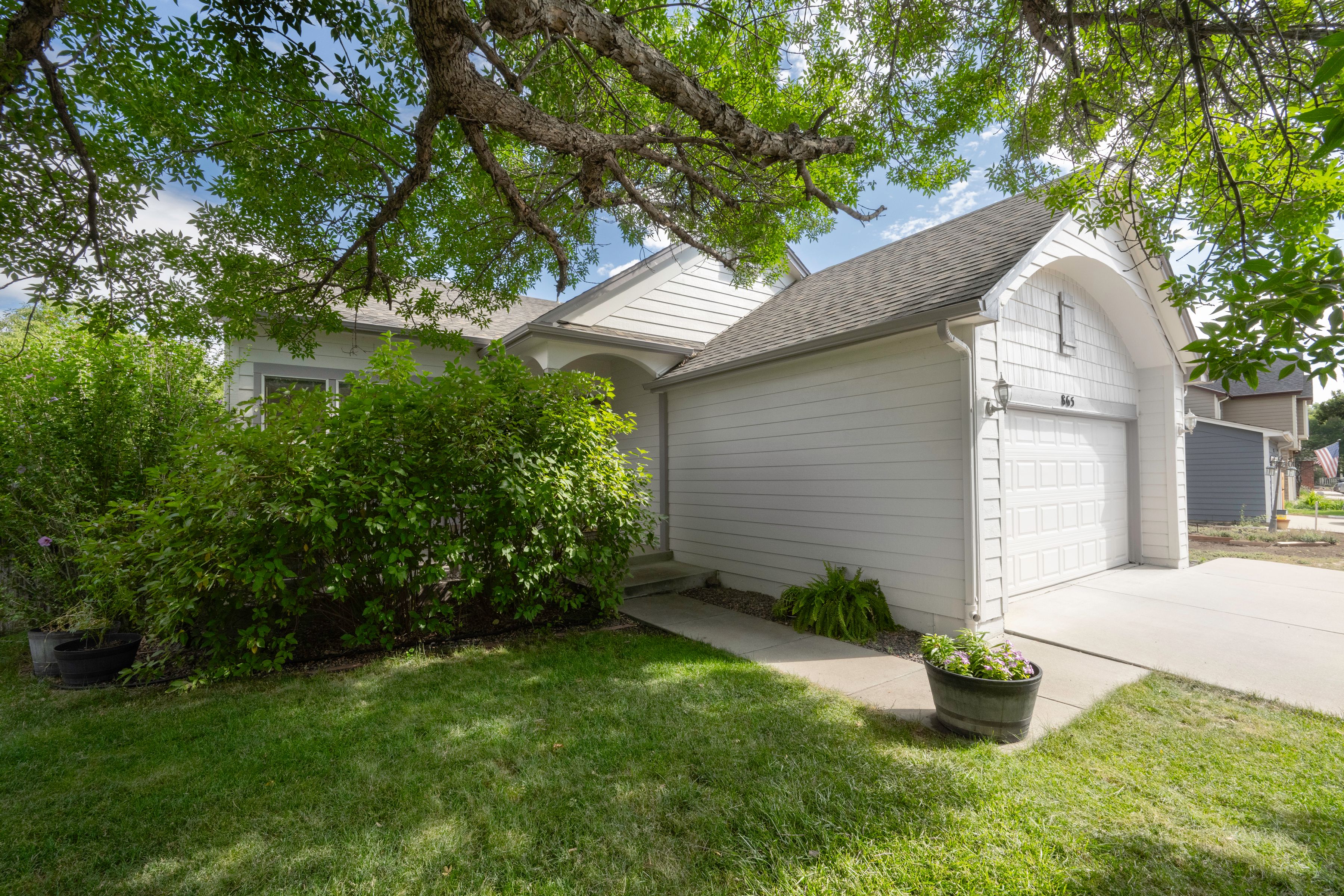  Lovingly Maintained Home in the Highly Sought-After Hunters Glen Community - 物件實景