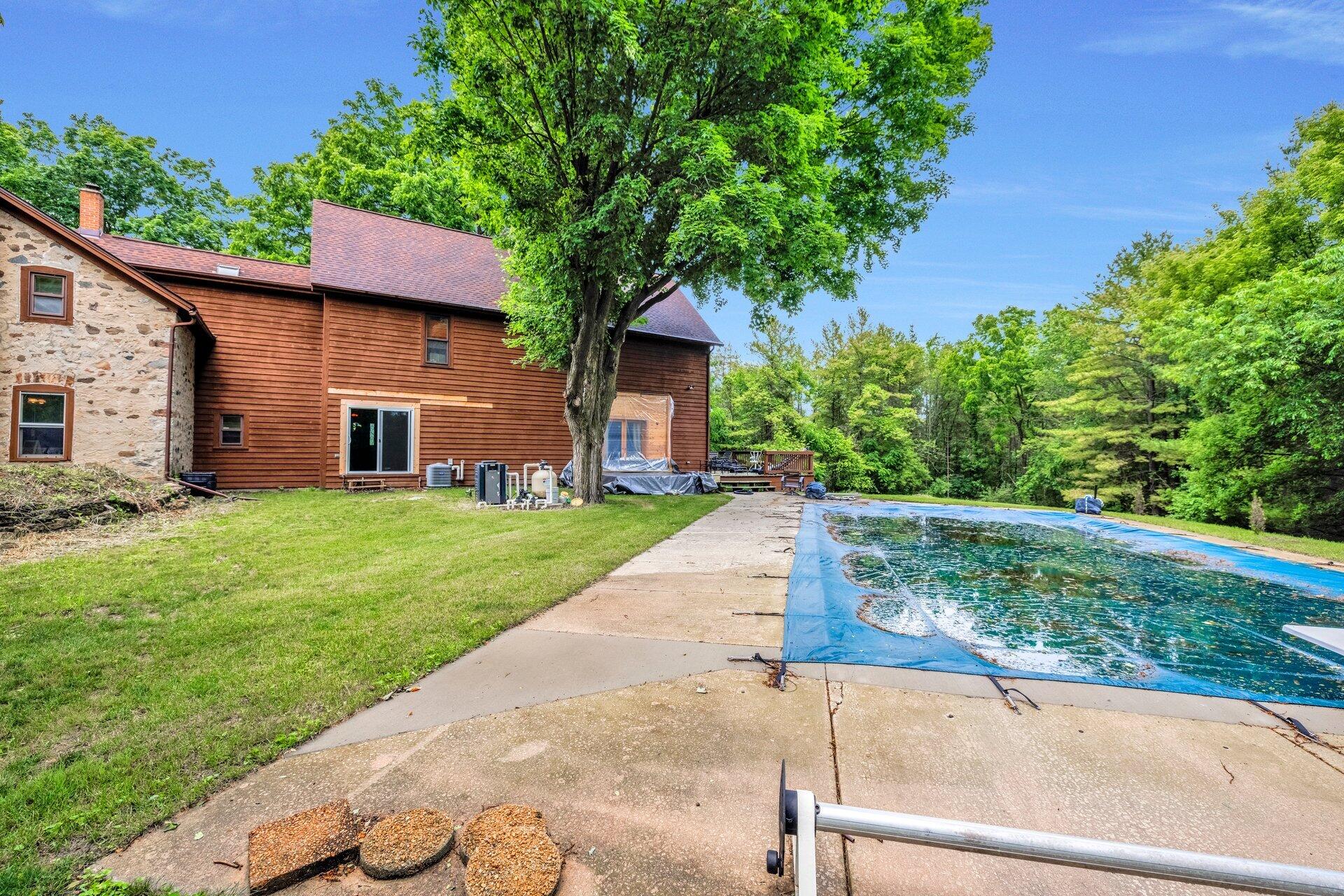Saukville, Wisconsin, 53080, United States, 4 Bedrooms Bedrooms, ,4 BathroomsBathrooms,Residential,For Sale,1877225