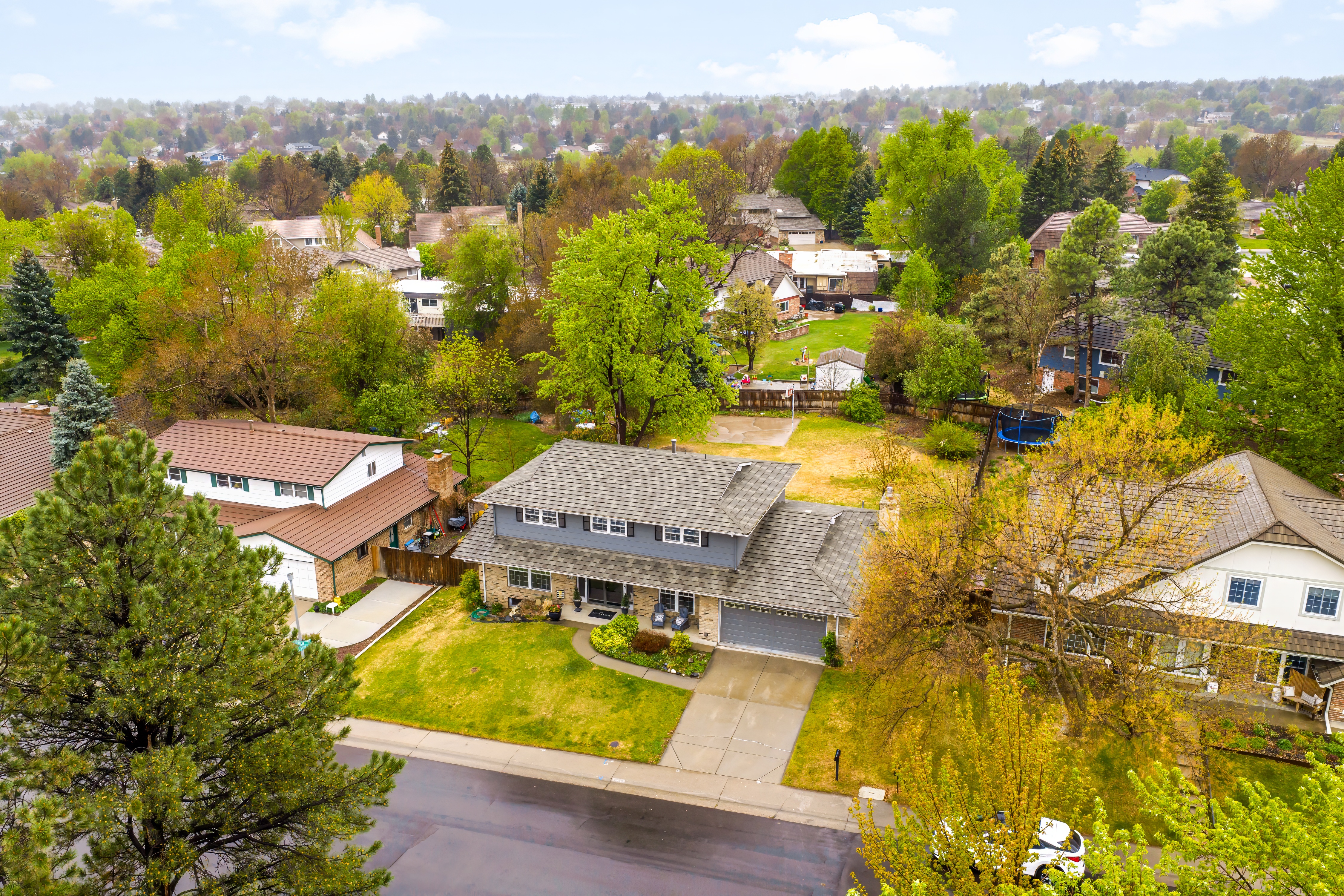  Beautifully Maintained Home in the Highly Desired Columbine Knolls Neighborhood - 物件實景