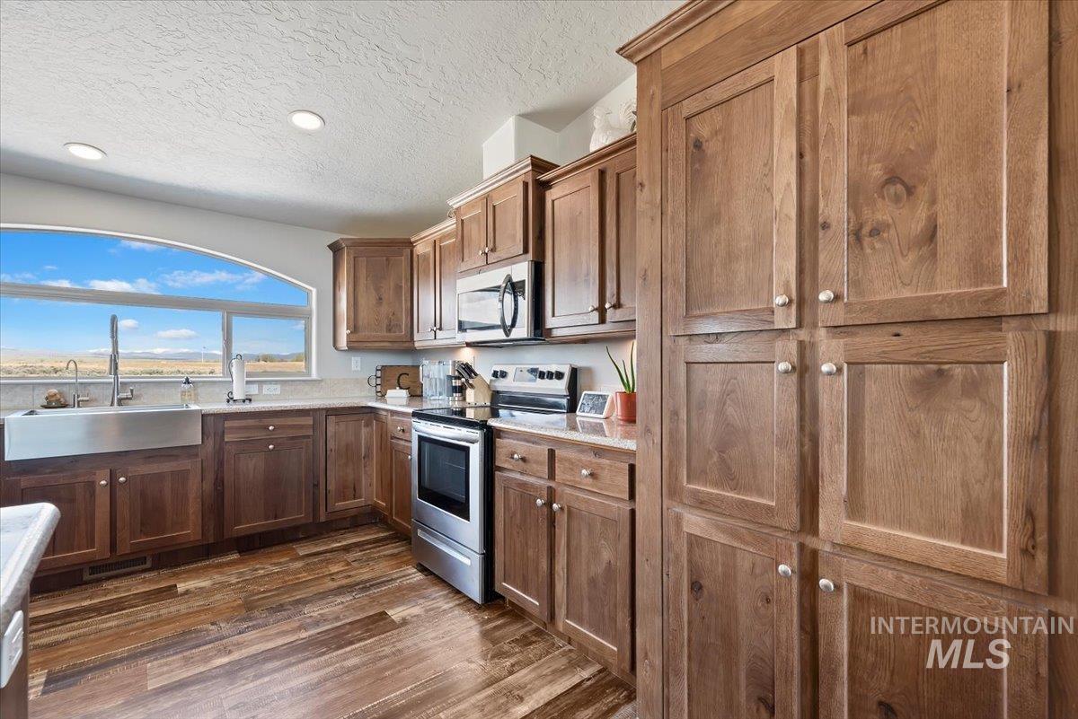 Boise, Idaho, 83716, United States, 4 Bedrooms Bedrooms, ,2 BathroomsBathrooms,Residential,For Sale,1990329