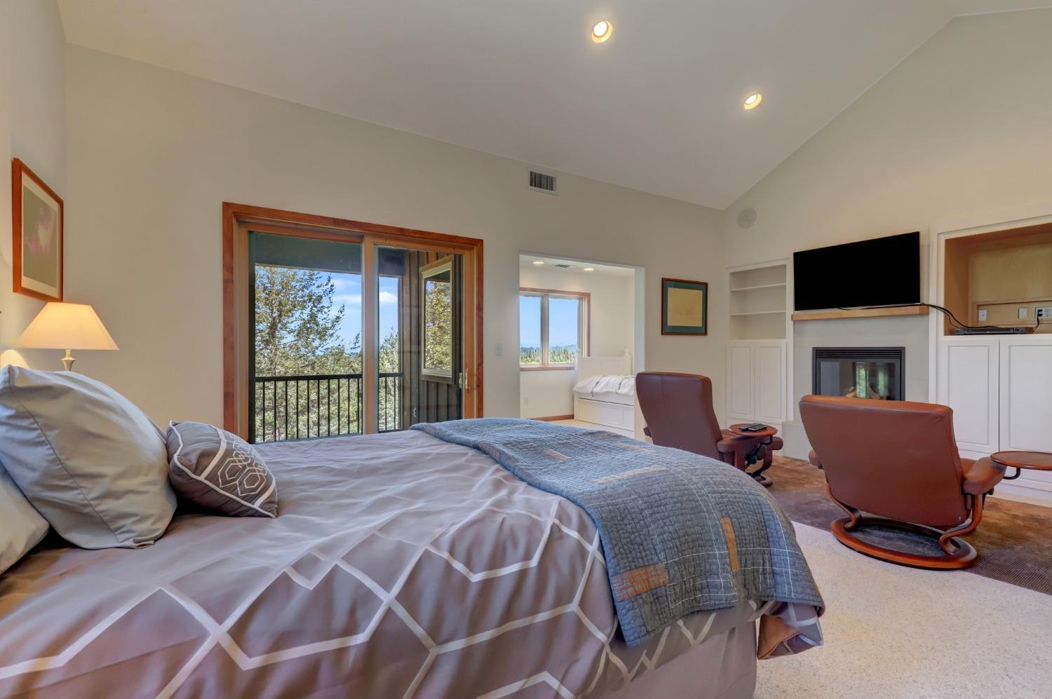 Nevada City, California, 95959, United States, 3 Bedrooms Bedrooms, ,3 BathroomsBathrooms,Residential,For Sale,1937028