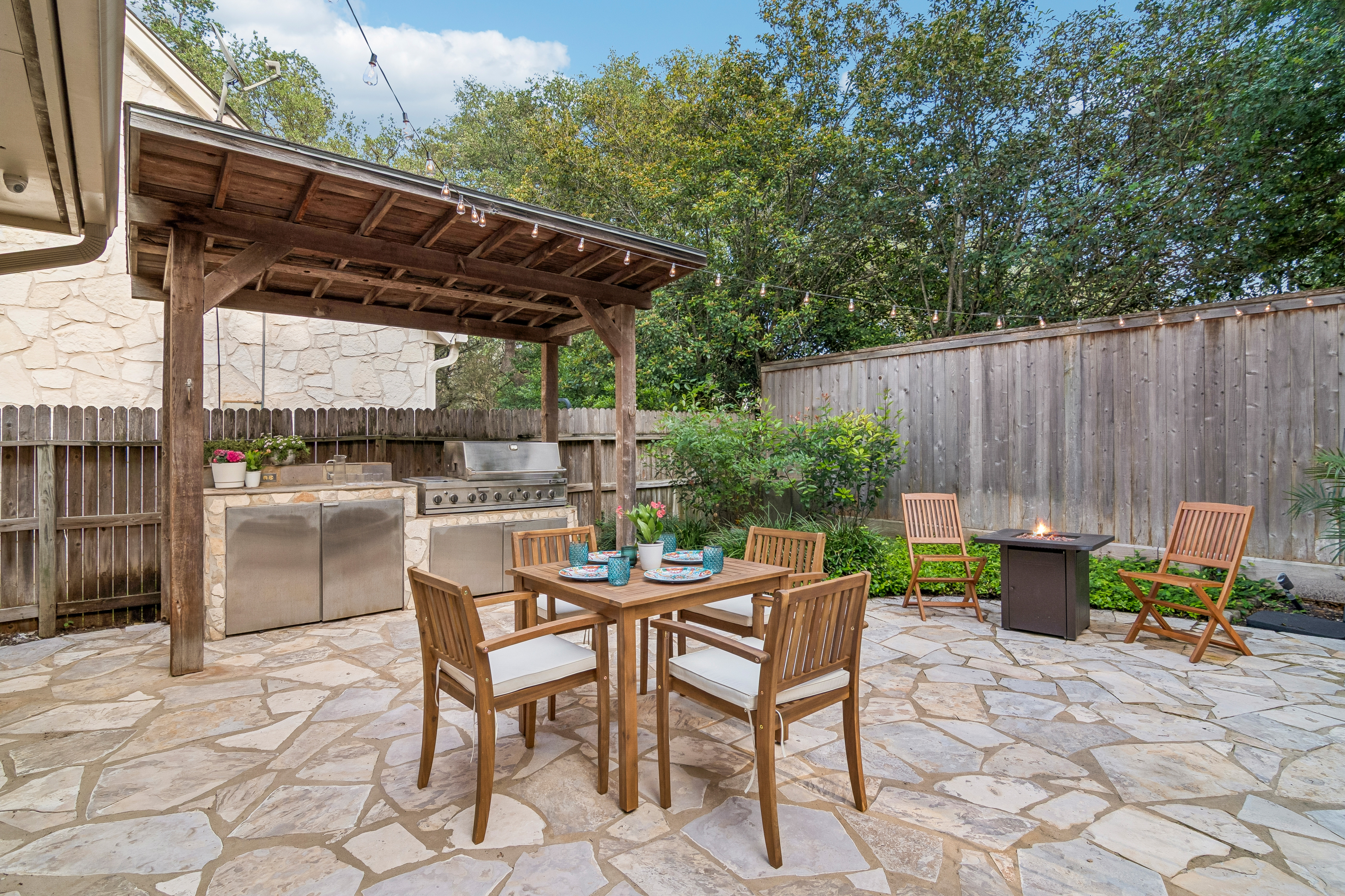  Elegant Deerfield Retreat with Resort-Style Backyard - 物件實景
