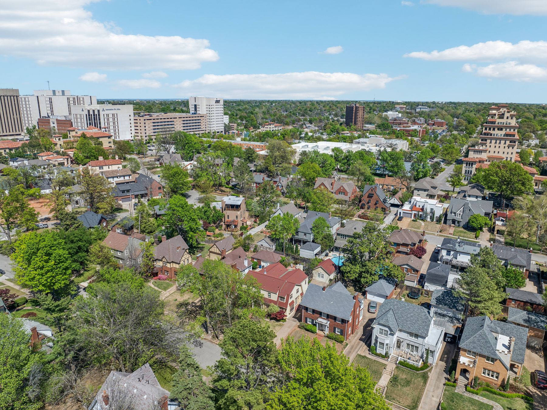  2251 S Saint Louis Avenue, Tulsa, OK, 74114 - 物件實景