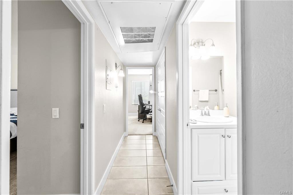 Lake Forest, California, 92630, United States, 2 Bedrooms Bedrooms, ,Residential,For Sale,1978731