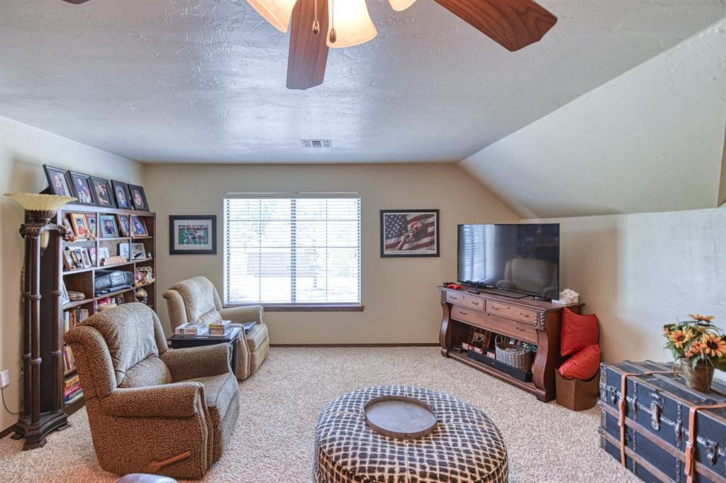 Chickasha, Oklahoma, 73018, United States, 4 Bedrooms Bedrooms, ,5 BathroomsBathrooms,Residential,For Sale,1921713
