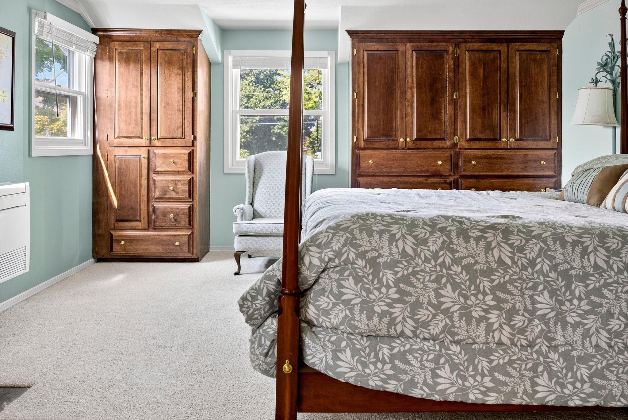 Hortonville, Wisconsin, 54944-9435, United States, 5 Bedrooms Bedrooms, ,4 BathroomsBathrooms,Residential,For Sale,1977478