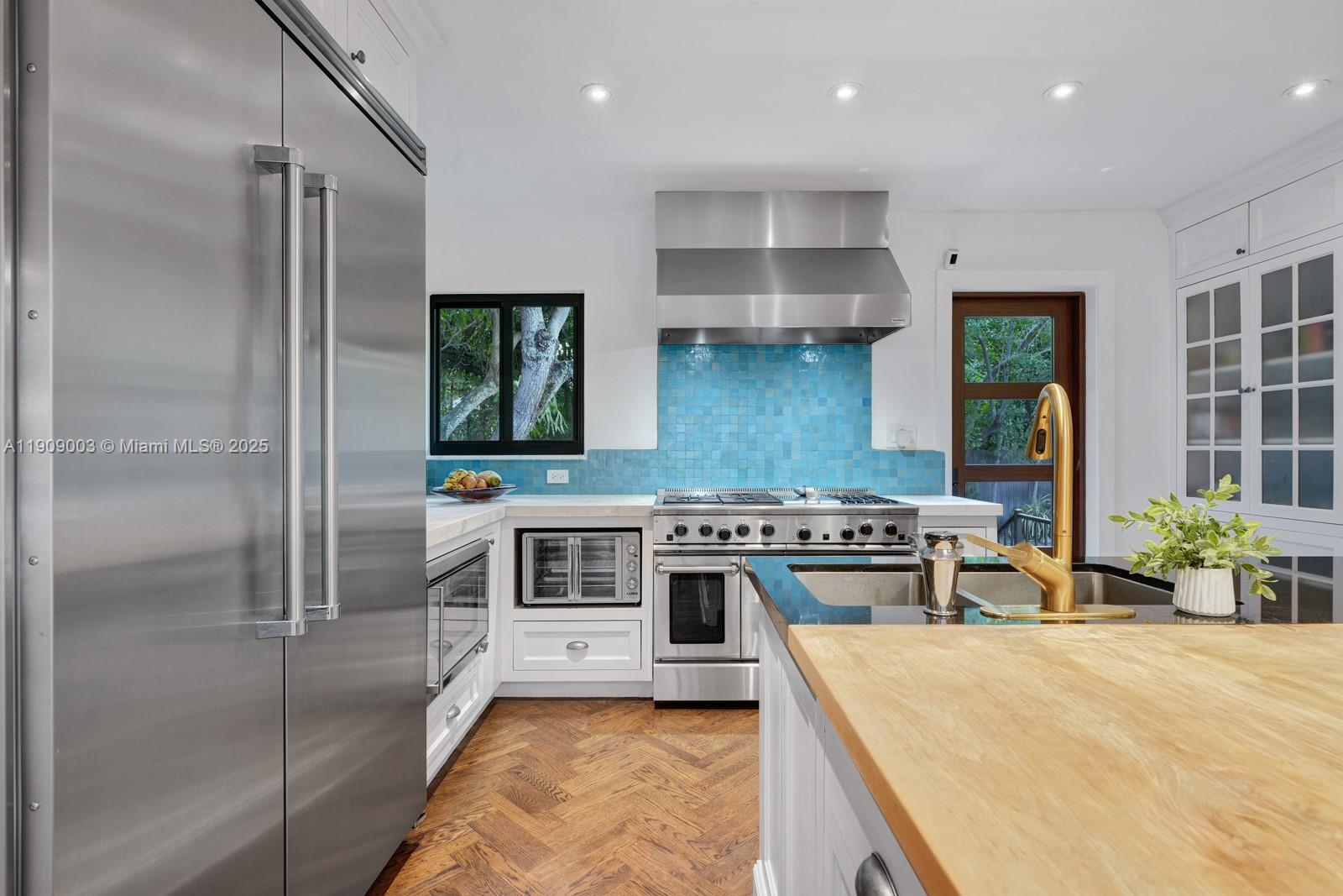 Miami, Florida, 33137, United States, 5 Bedrooms Bedrooms, ,5 BathroomsBathrooms,Residential,For Sale,1987585