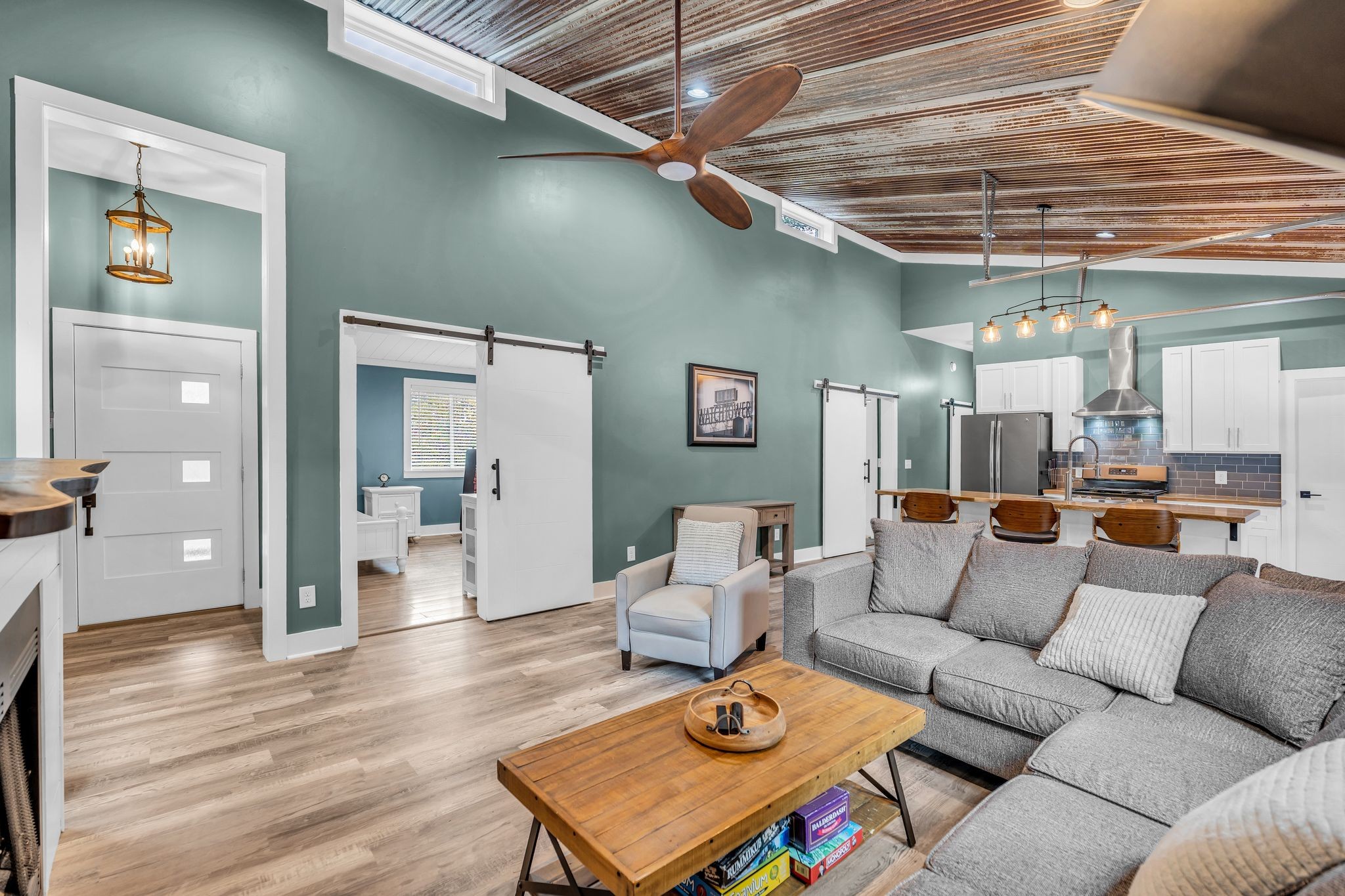 Lawrenceburg, Tennessee, 38464, United States, 3 Bedrooms Bedrooms, ,2 BathroomsBathrooms,Residential,For Sale,1988377