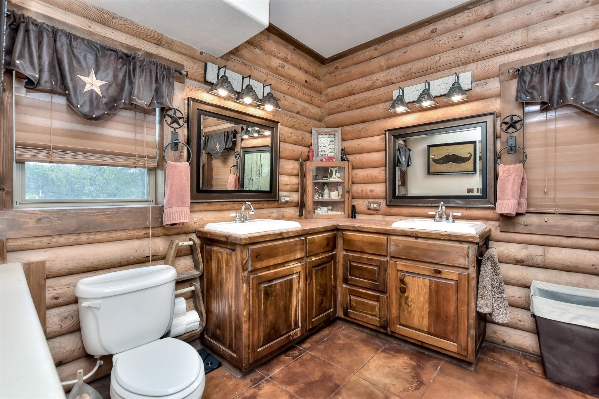 Lampasas, Texas, 76550, United States, 3 Bedrooms Bedrooms, ,3 BathroomsBathrooms,Residential,For Sale,1983248