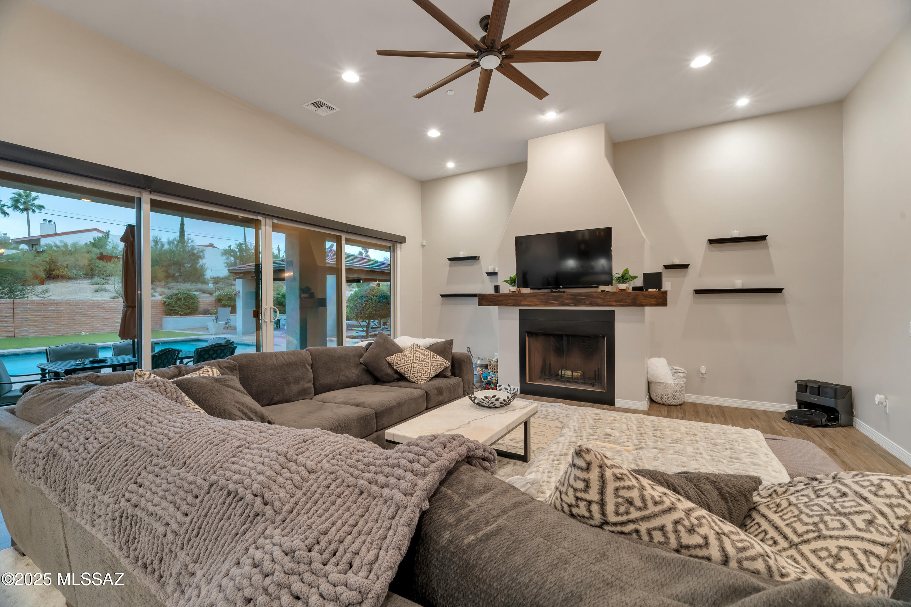 Tucson, Arizona, 85742, United States, 4 Bedrooms Bedrooms, ,4 BathroomsBathrooms,Residential,For Sale,2003188