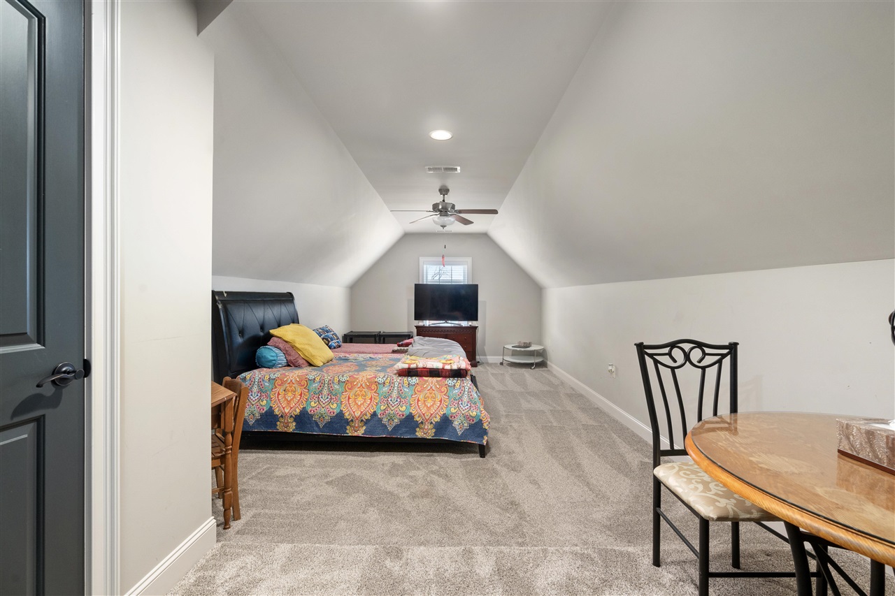 Alvaton, Kentucky, 42122, United States, 5 Bedrooms Bedrooms, ,4 BathroomsBathrooms,Residential,For Sale,1939177