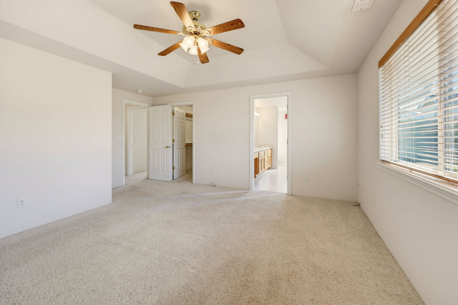  2300 Savannah Drive Central Point, OR 97502 - 物件實景