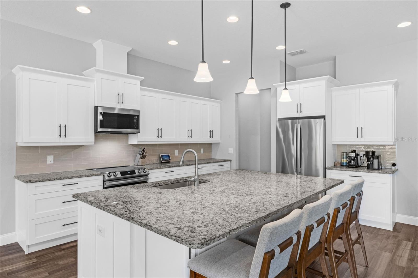 LAKELAND, Florida, 33813, United States, 5 Bedrooms Bedrooms, ,3 BathroomsBathrooms,Residential,For Sale,1937728