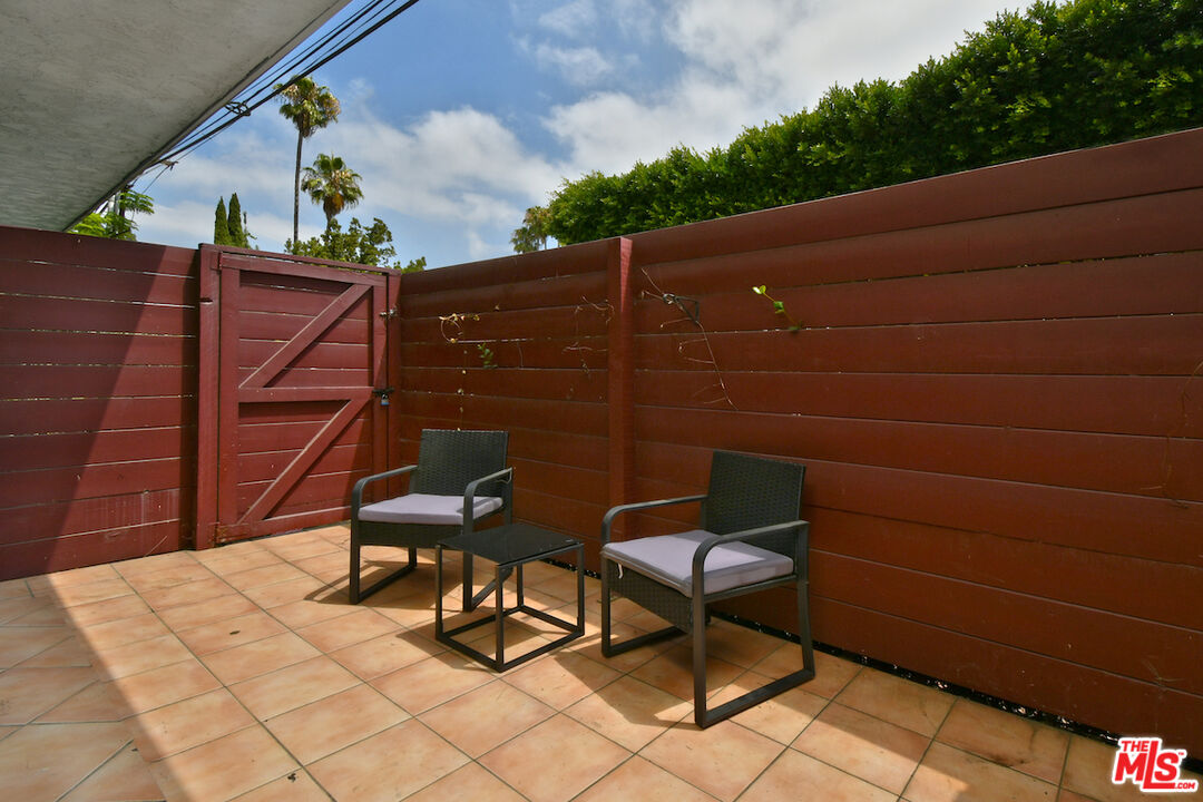 Los Angeles, California, 90077, United States, 2 Bedrooms Bedrooms, ,2 BathroomsBathrooms,Residential,For Sale,1919812