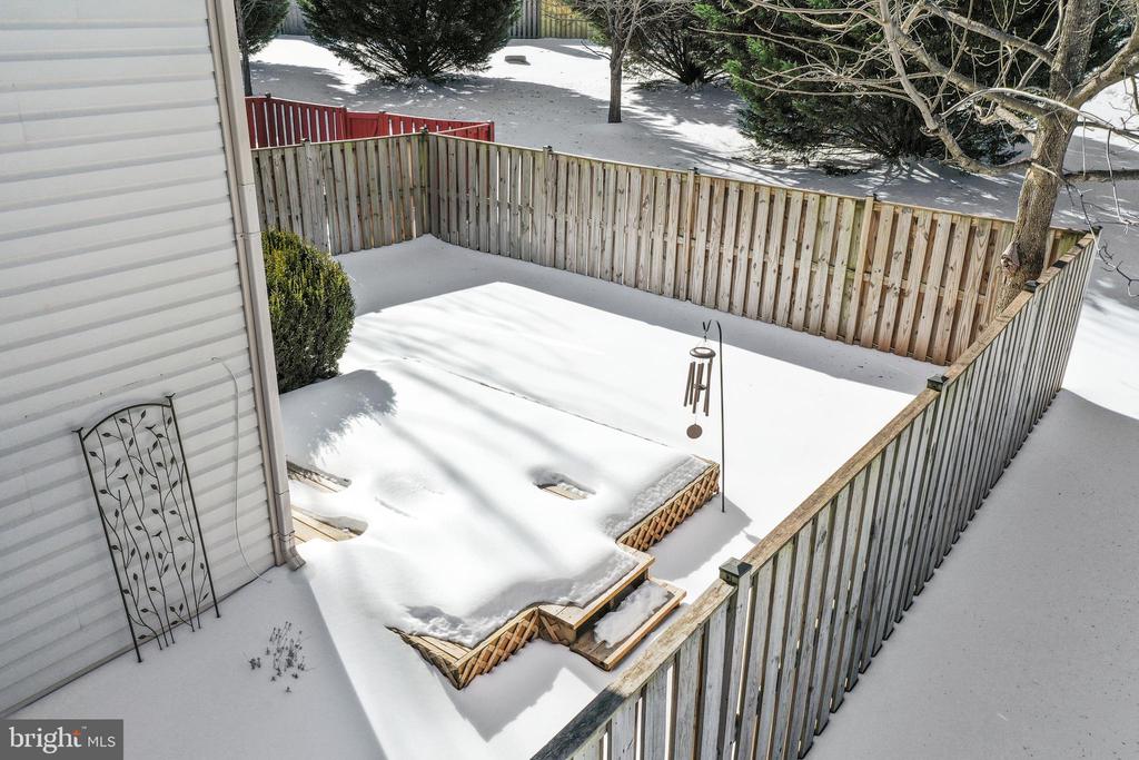 Sterling, Virginia, 20164, United States, 2 Bedrooms Bedrooms, ,3 BathroomsBathrooms,Residential,For Sale,2015095