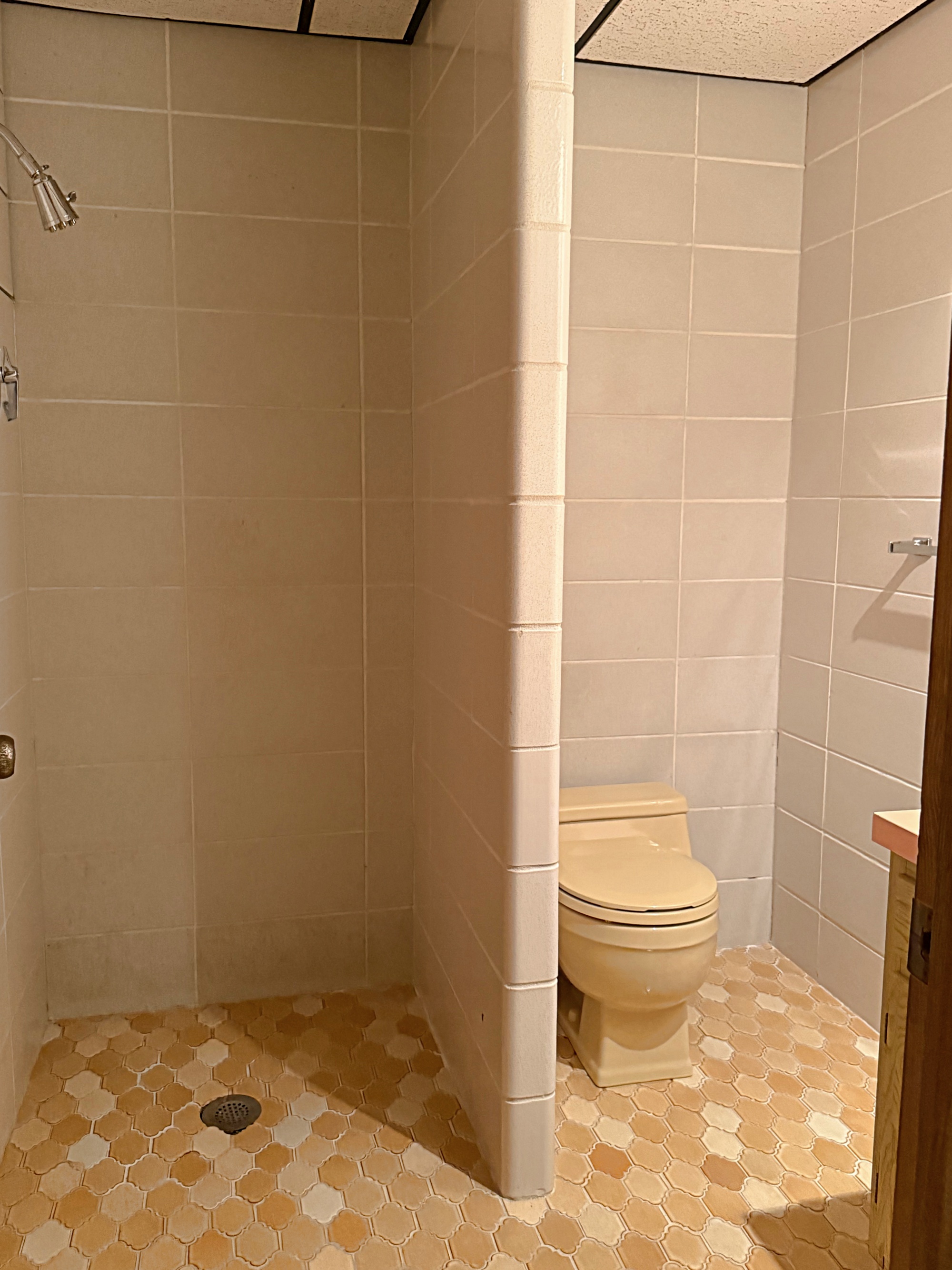 Loogootee, Indiana, 47553, United States, 3 Bedrooms Bedrooms, ,4 BathroomsBathrooms,Residential,For Sale,2002453