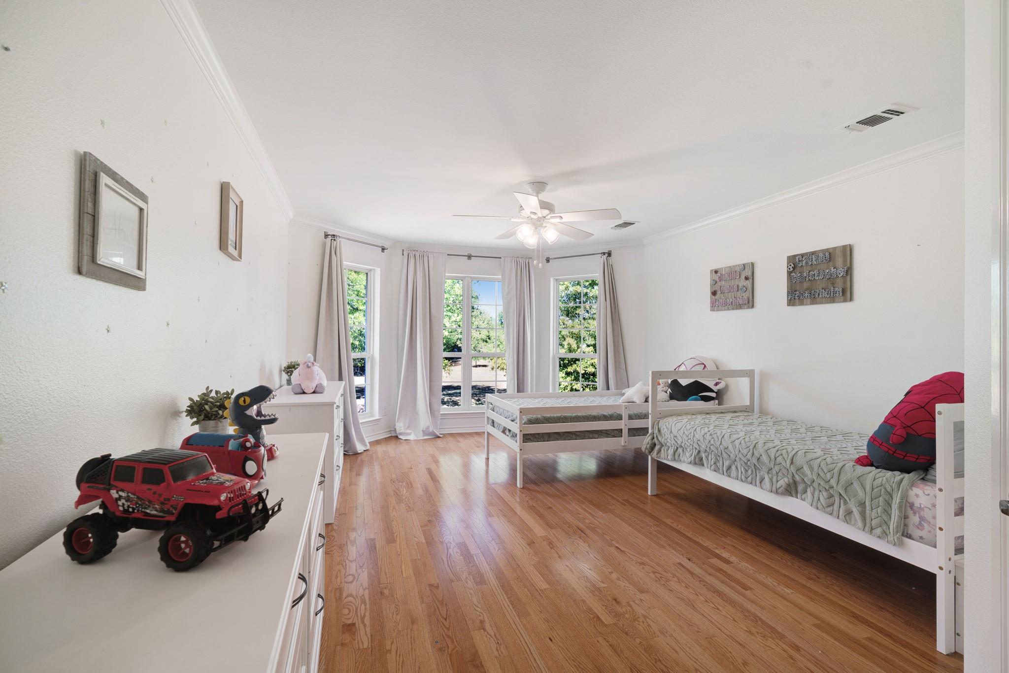 Paris, Texas, 75462, United States, 5 Bedrooms Bedrooms, ,4 BathroomsBathrooms,Residential,For Sale,1977755