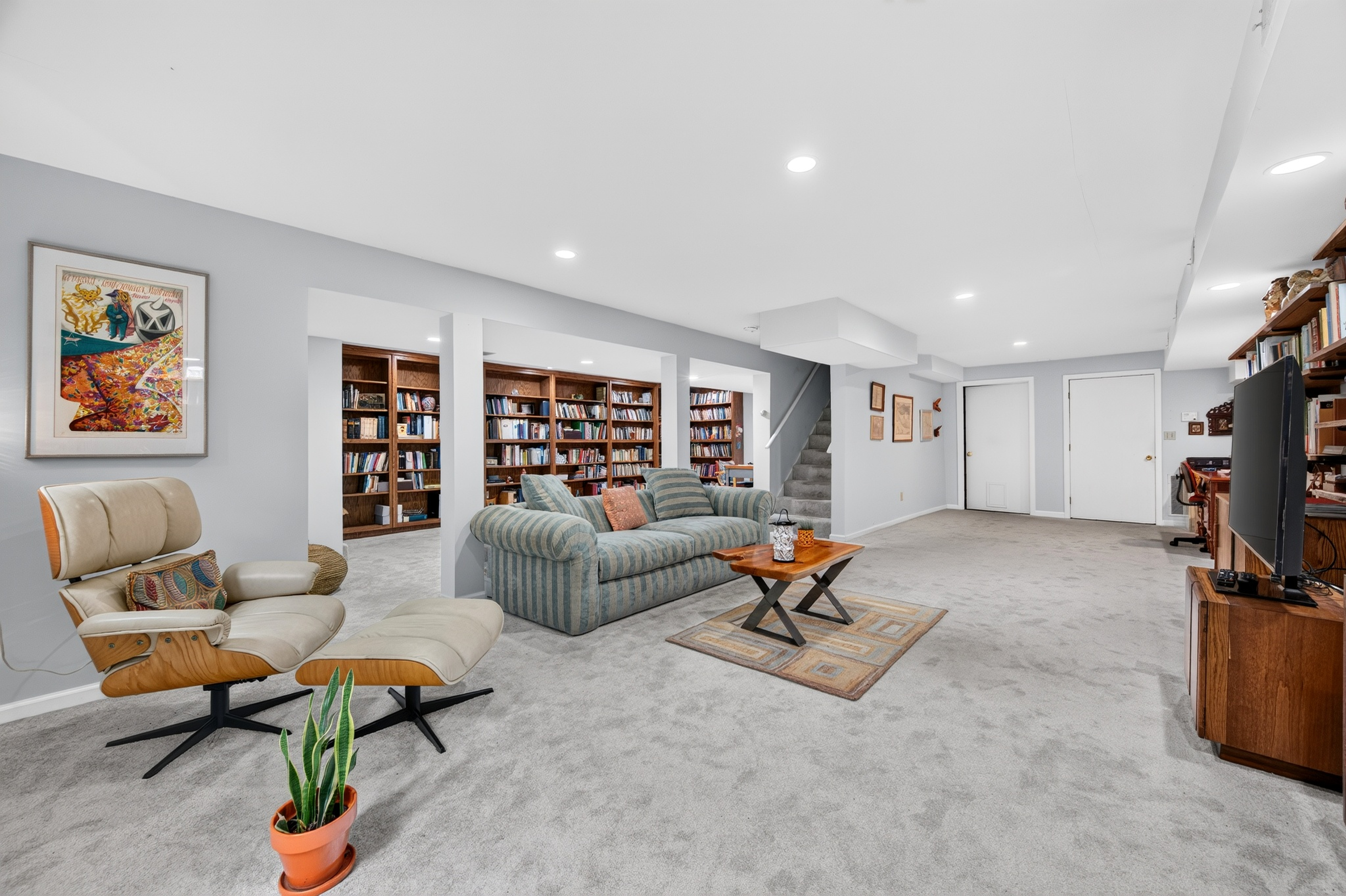  Contemporary Gem Tucked Away on 2.2 Private Acres - 物件實景