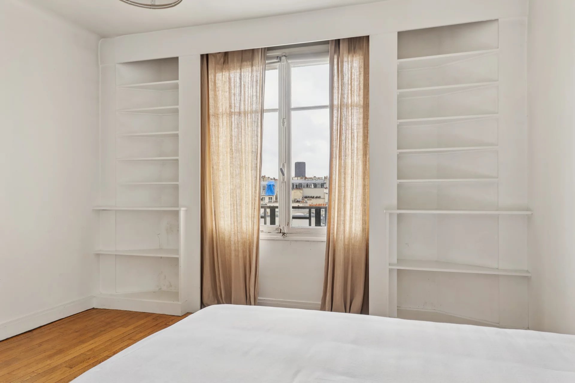 Paris 7th, Île-de-France, 75007, FR, 1 Bedroom Bedrooms, ,1 BathroomBathrooms,Residential,For Sale,1969026