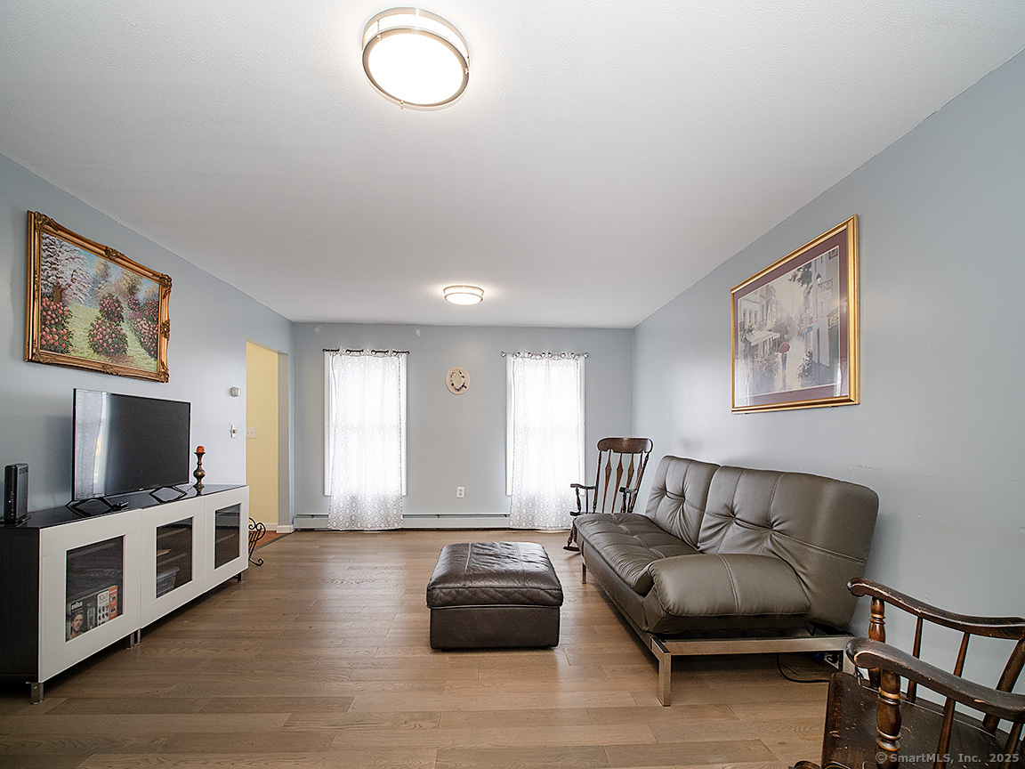 Woodbridge, Connecticut, 06525, United States, 4 Bedrooms Bedrooms, ,4 BathroomsBathrooms,Residential,For Sale,1906331