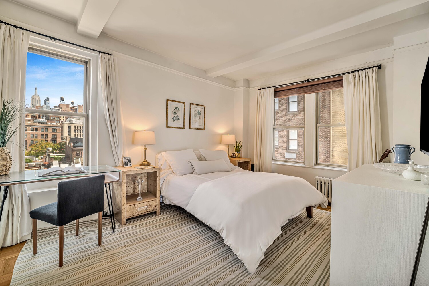 New York City, New York, 10011, United States, 1 Bedroom Bedrooms, ,1 BathroomBathrooms,Residential,For Sale,1903785