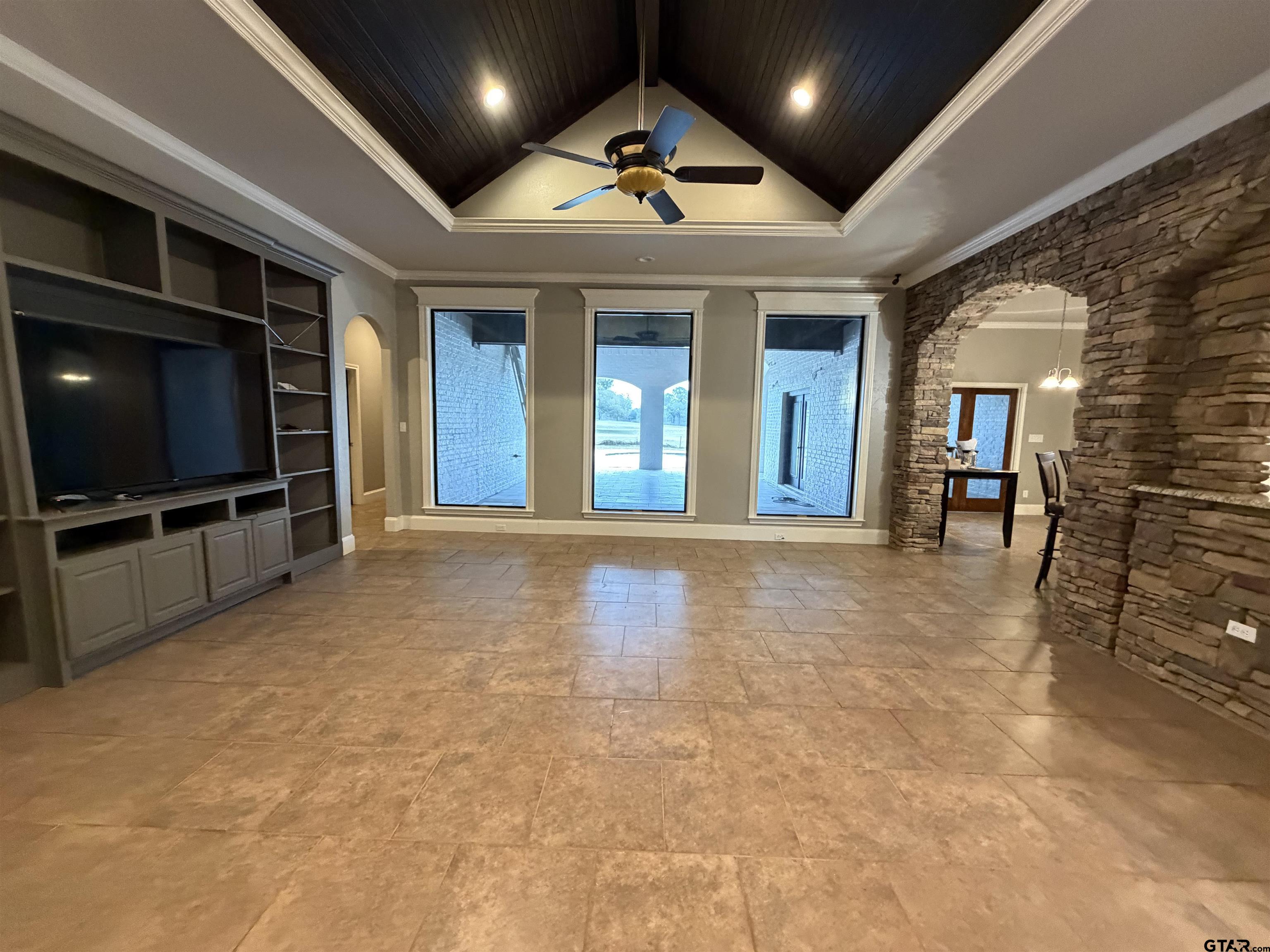 Tyler, Texas, 75704, United States, 4 Bedrooms Bedrooms, ,4 BathroomsBathrooms,Residential,For Sale,2003262