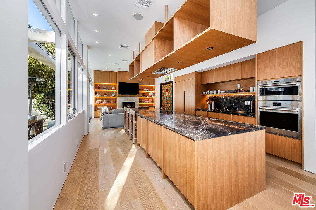 Beverly Hills, California, 90210, United States, 4 Bedrooms Bedrooms, ,5 BathroomsBathrooms,Residential,For Sale,1687212