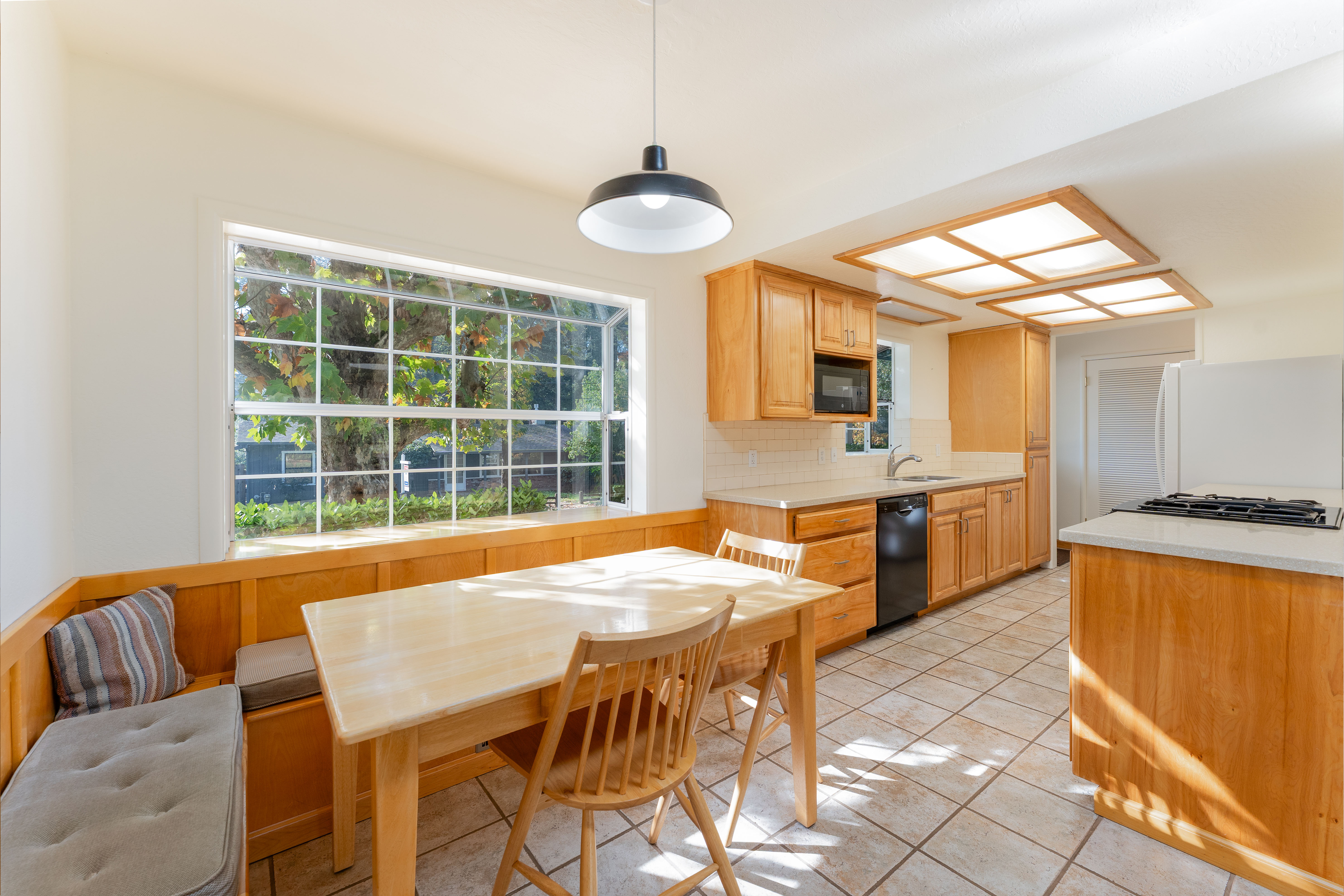 Ukiah, California, 95482, United States, 3 Bedrooms Bedrooms, ,2 BathroomsBathrooms,Residential,For Sale,1997142